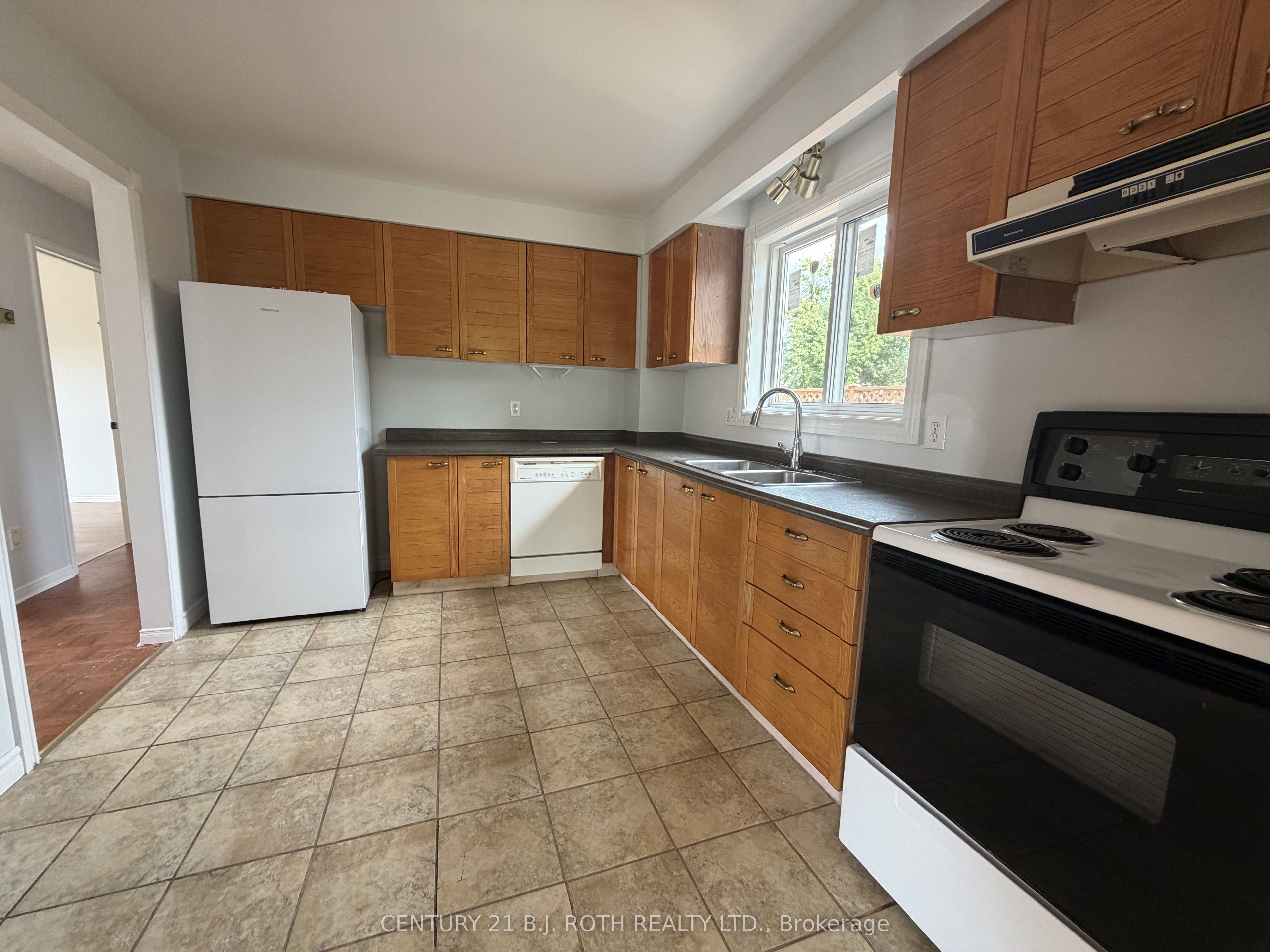 11 Cartwright Drive, Barrie, ON L4M 5P9 photo 3