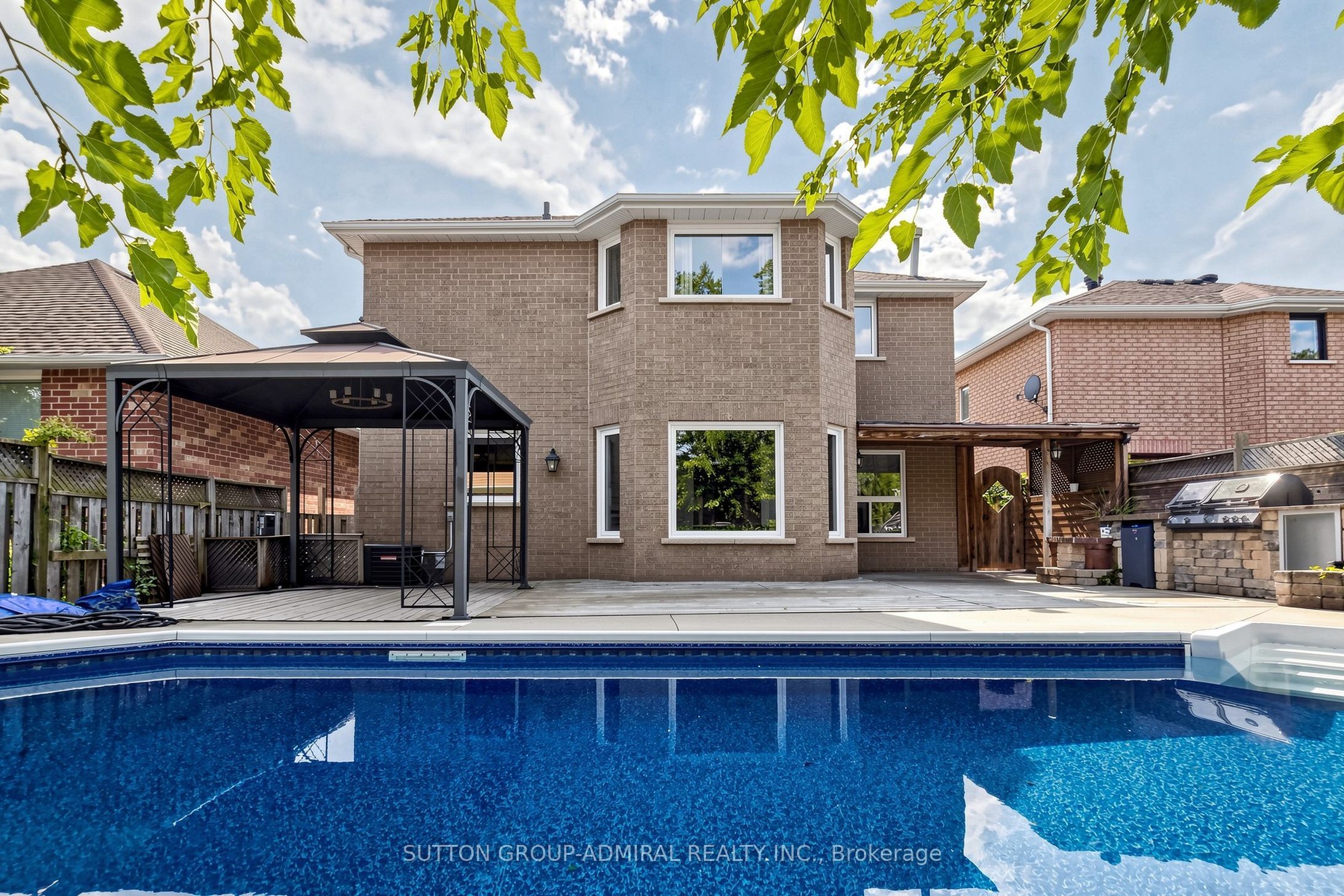 38 Felt Crescent, Barrie, ON L4N 8V1 photo 2