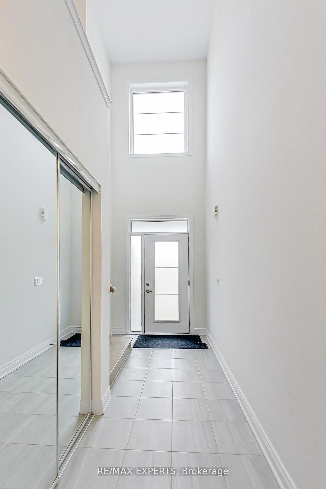 11 Union Boulevard, Wasaga Beach, ON L9Z 0M6 photo 3