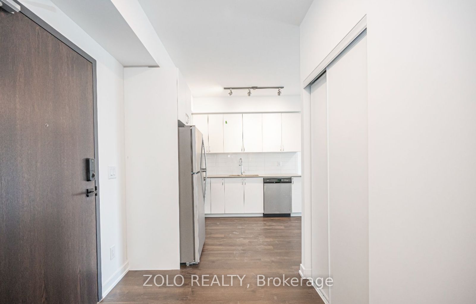 56 Lakeside Terrace 1213, Barrie, ON L4M 7B9 photo 4