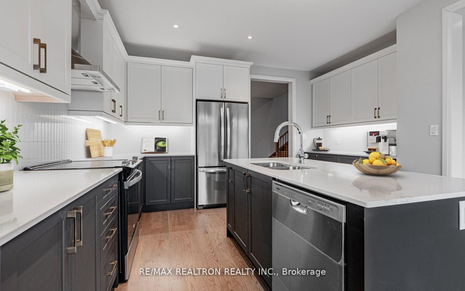 34 Sweet Cicely Street, Springwater, ON L9X 2C7 photo 5