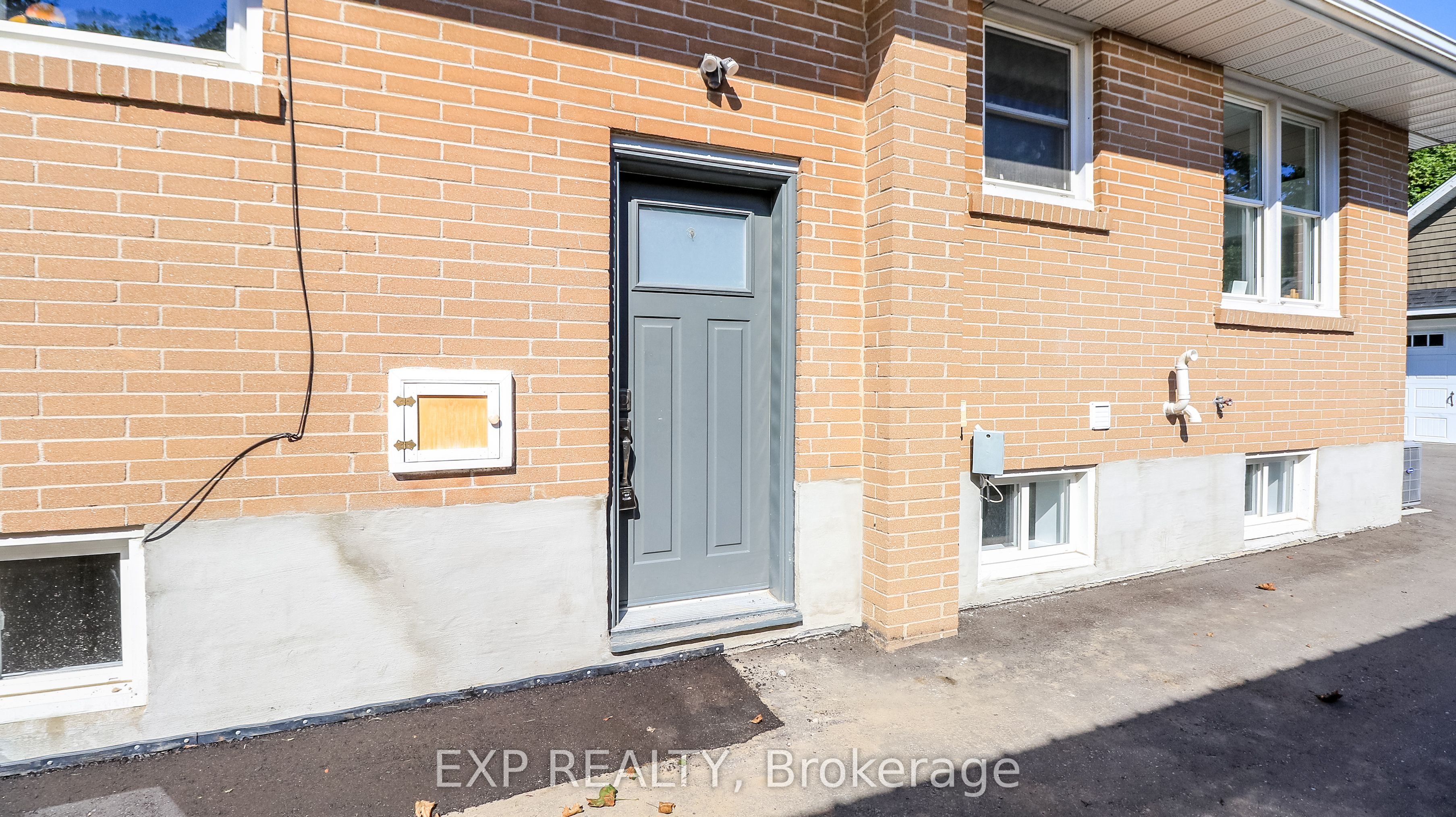 258 Napier Street Basement, Barrie, ON L4M 1X7 photo 4
