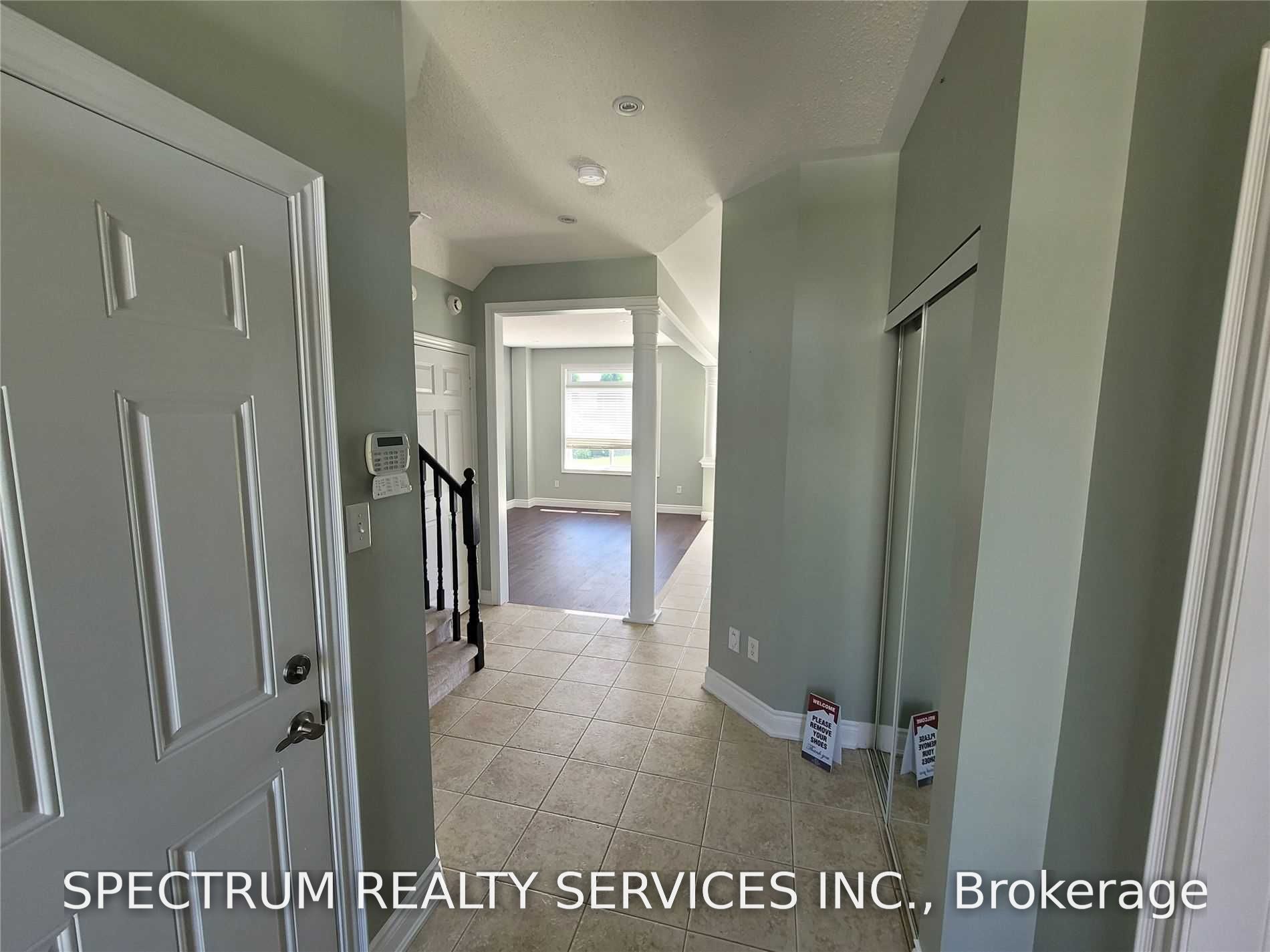 7 Charlemagne Avenue, Barrie, ON L4M 0A9 photo 5