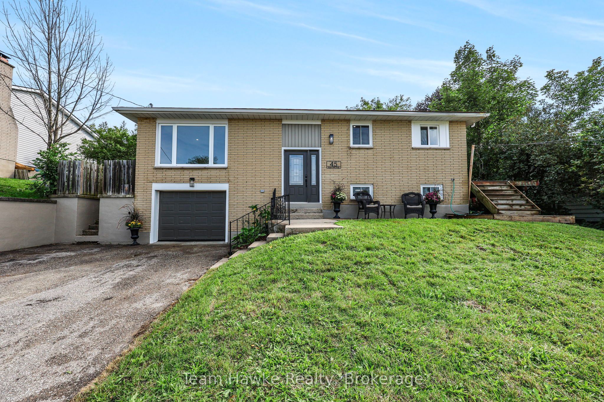 45 Easton Avenue, Tay, ON L0K 1R0 photo 2