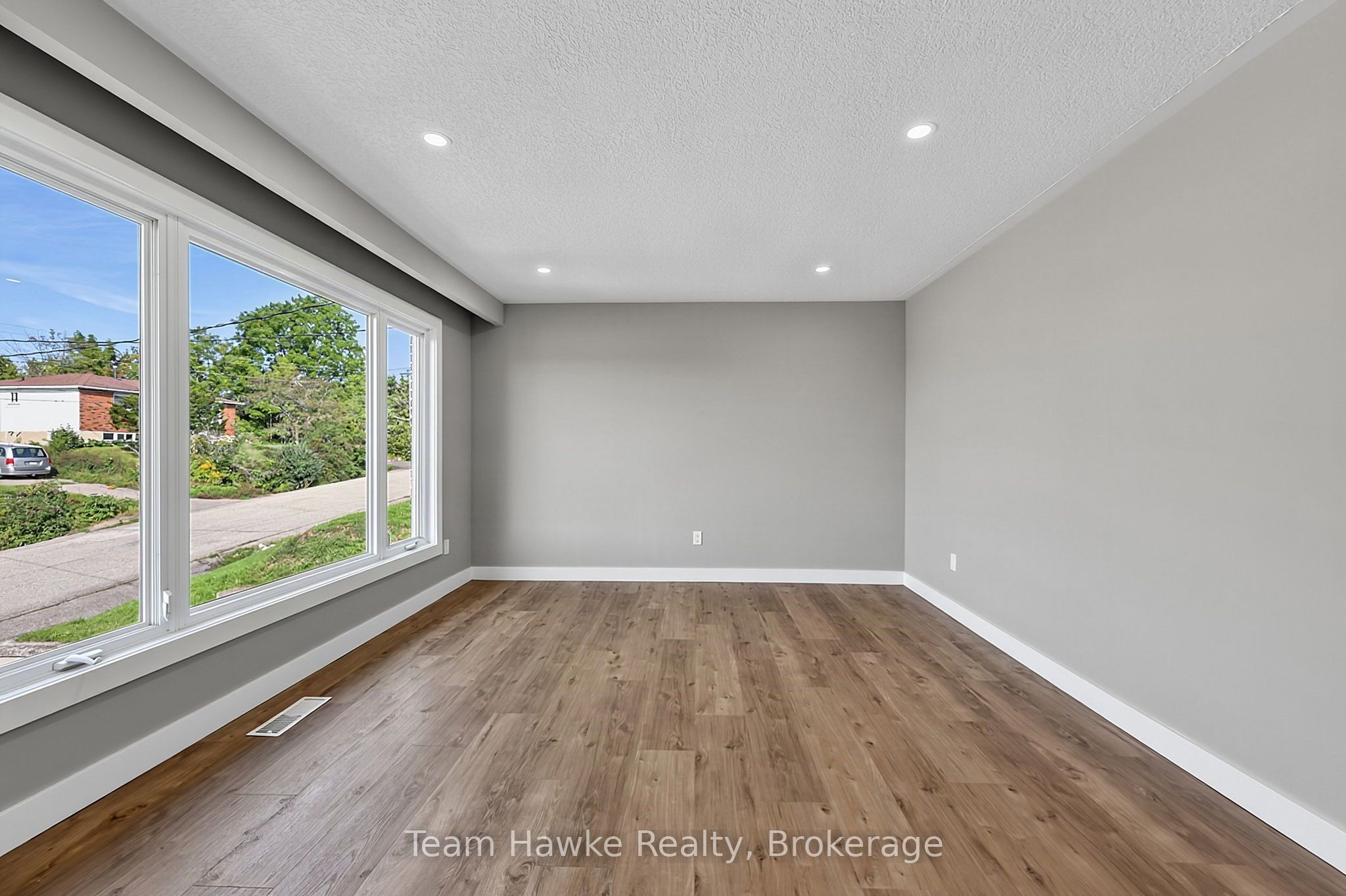 45 Easton Avenue, Tay, ON L0K 1R0 photo 5