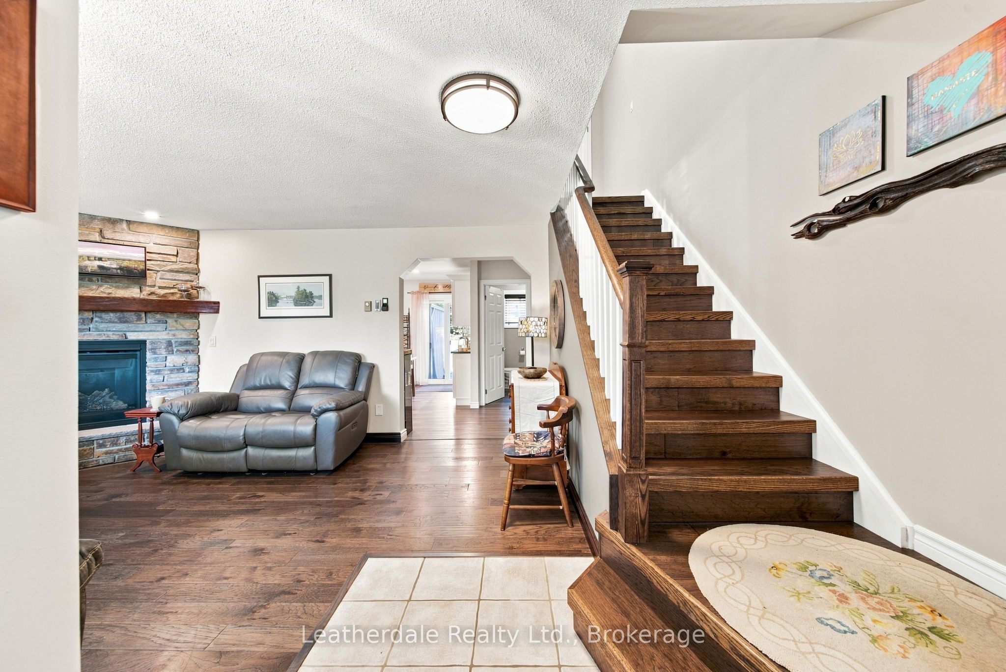 354 Arthur Street, Orillia, ON L3V 3M8 photo 2