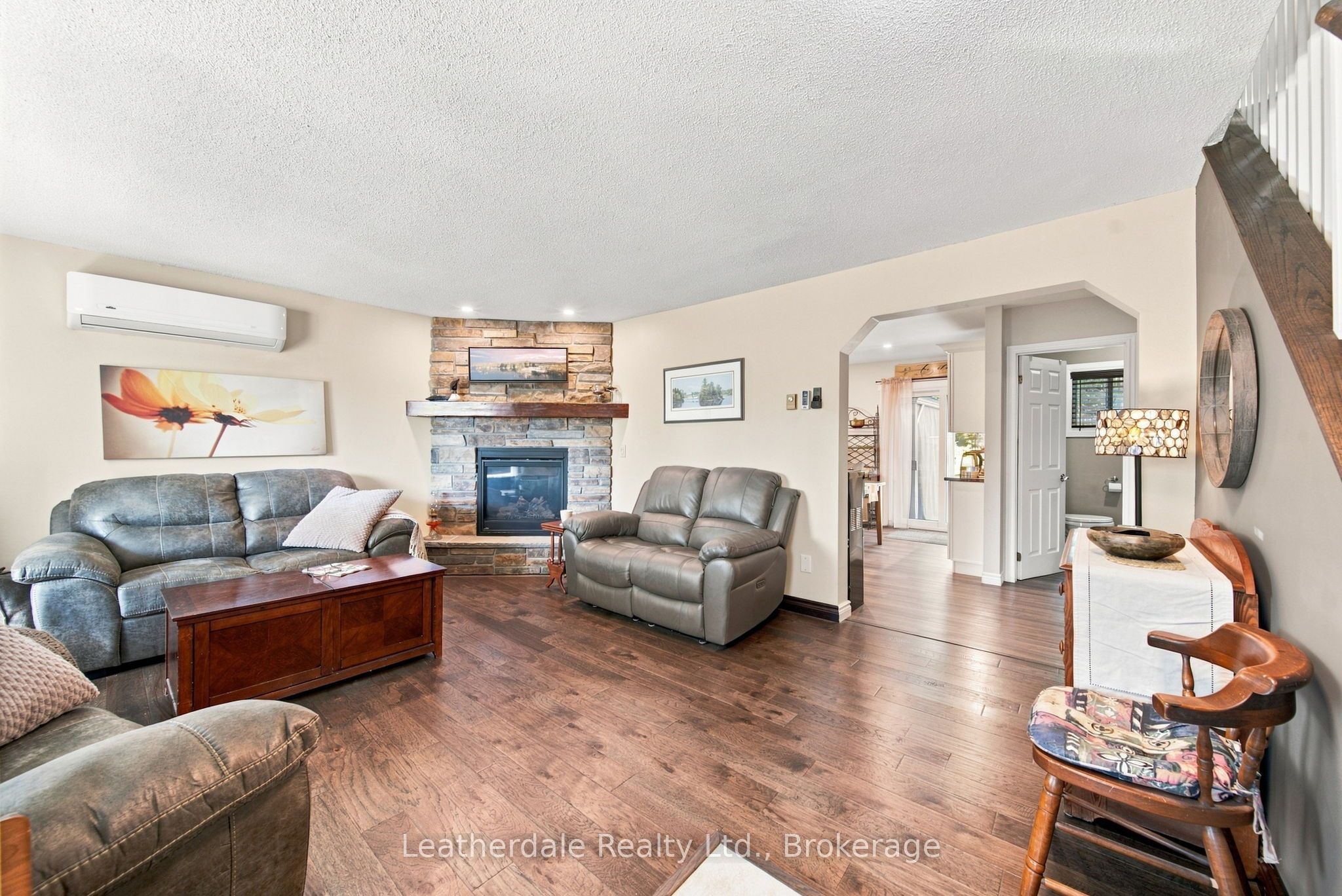 354 Arthur Street, Orillia, ON L3V 3M8 photo 3