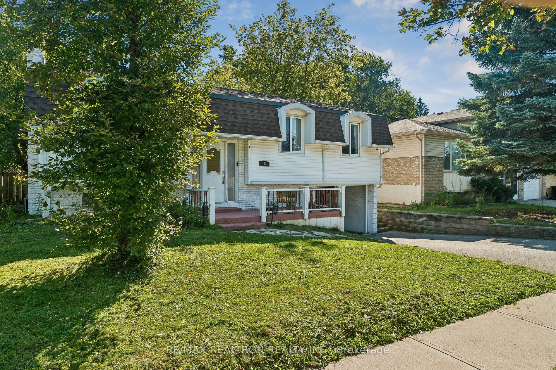 101 Marshall Street, Barrie, ON L4N 4K7 photo 2