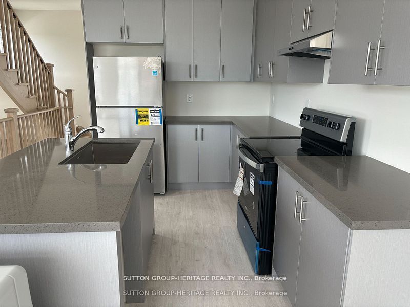 14 Cherry Hill Lane, Barrie, ON L4N 6K7 photo 5