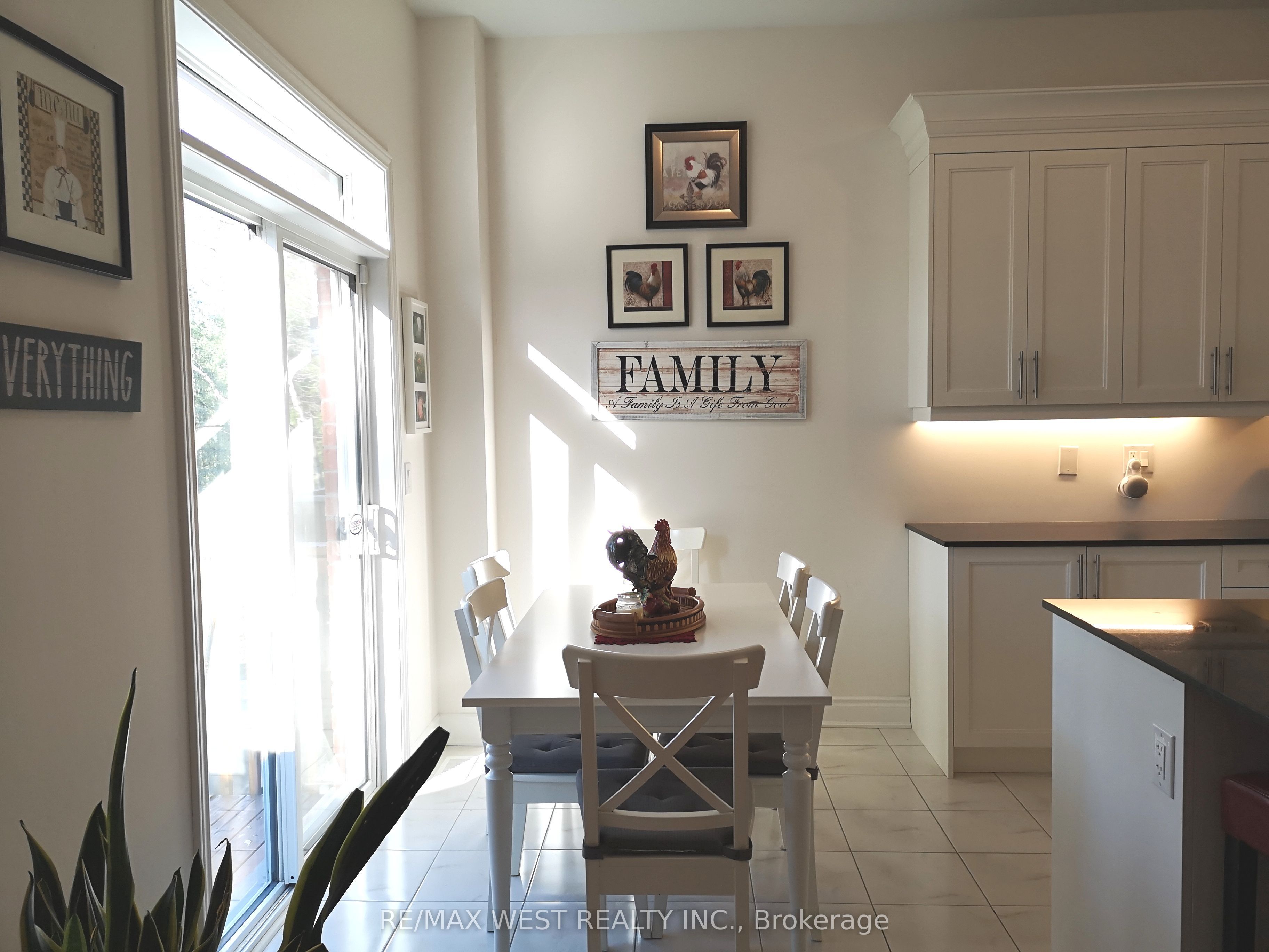 22 Farewell Avenue, Wasaga Beach, ON L9Z 0H3 photo 4