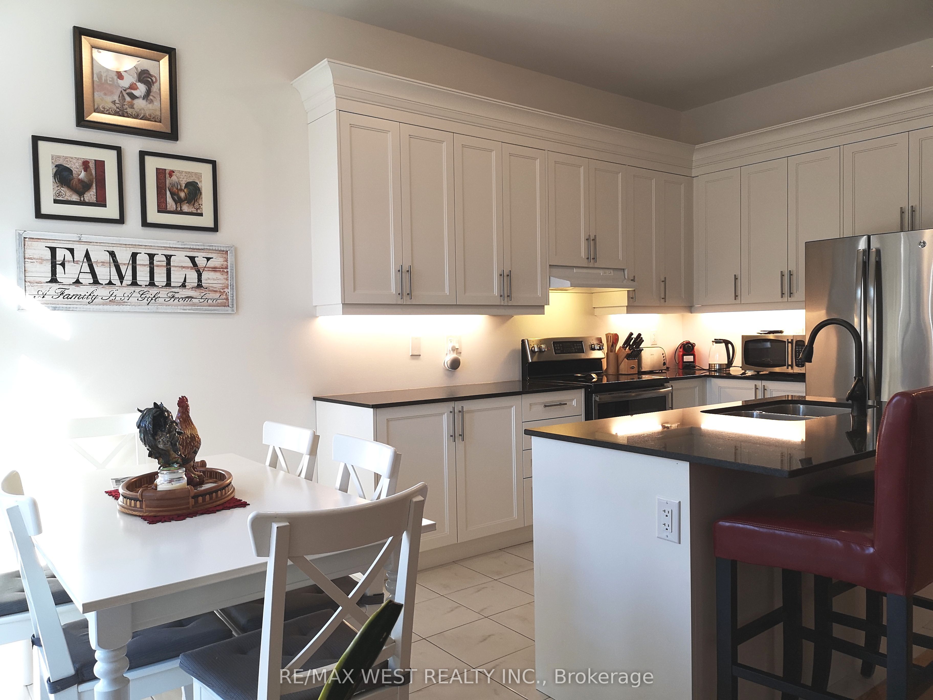 22 Farewell Avenue, Wasaga Beach, ON L9Z 0H3 photo 5