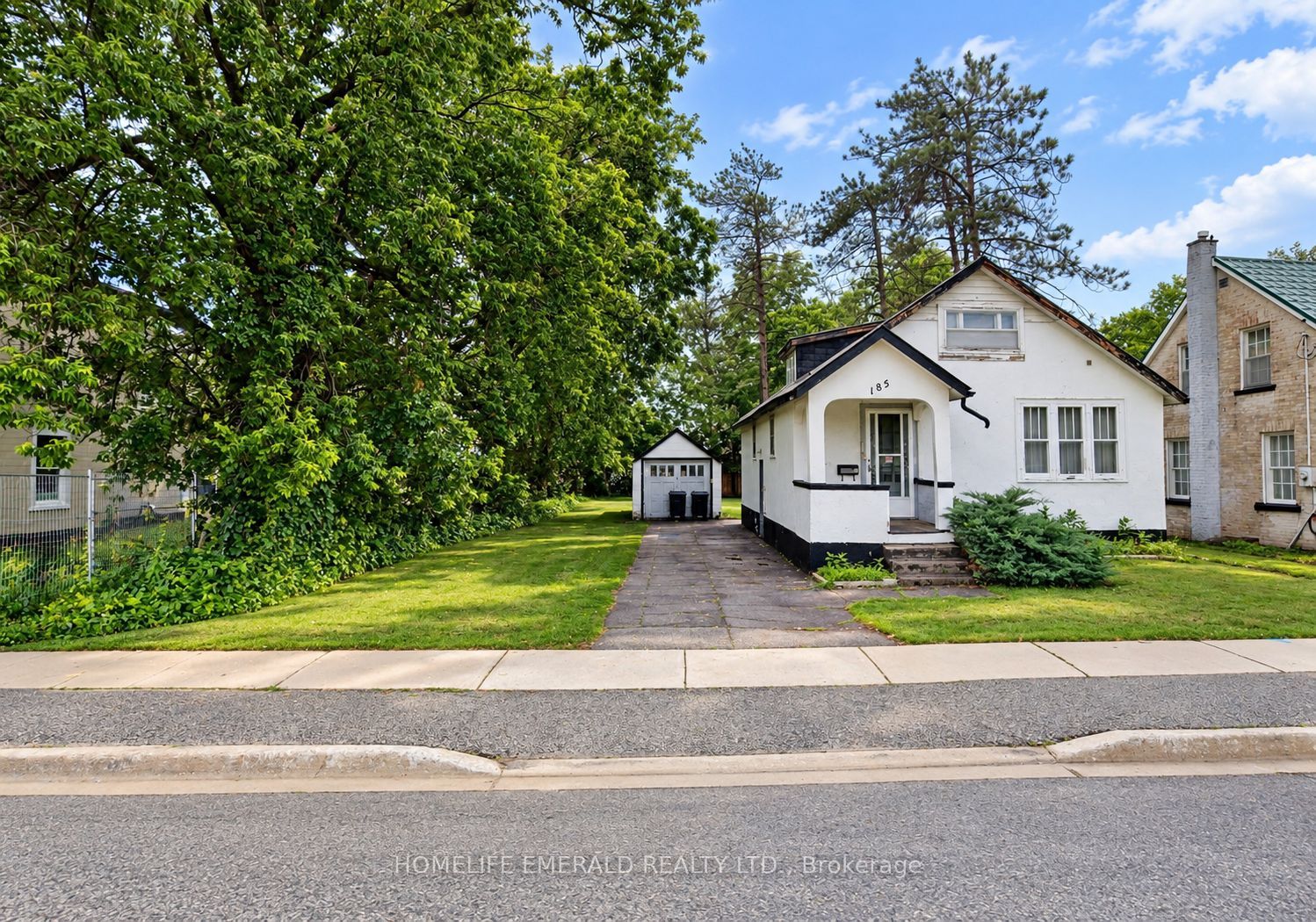 185 Dunlop Street W, Barrie, ON L4N 1B4