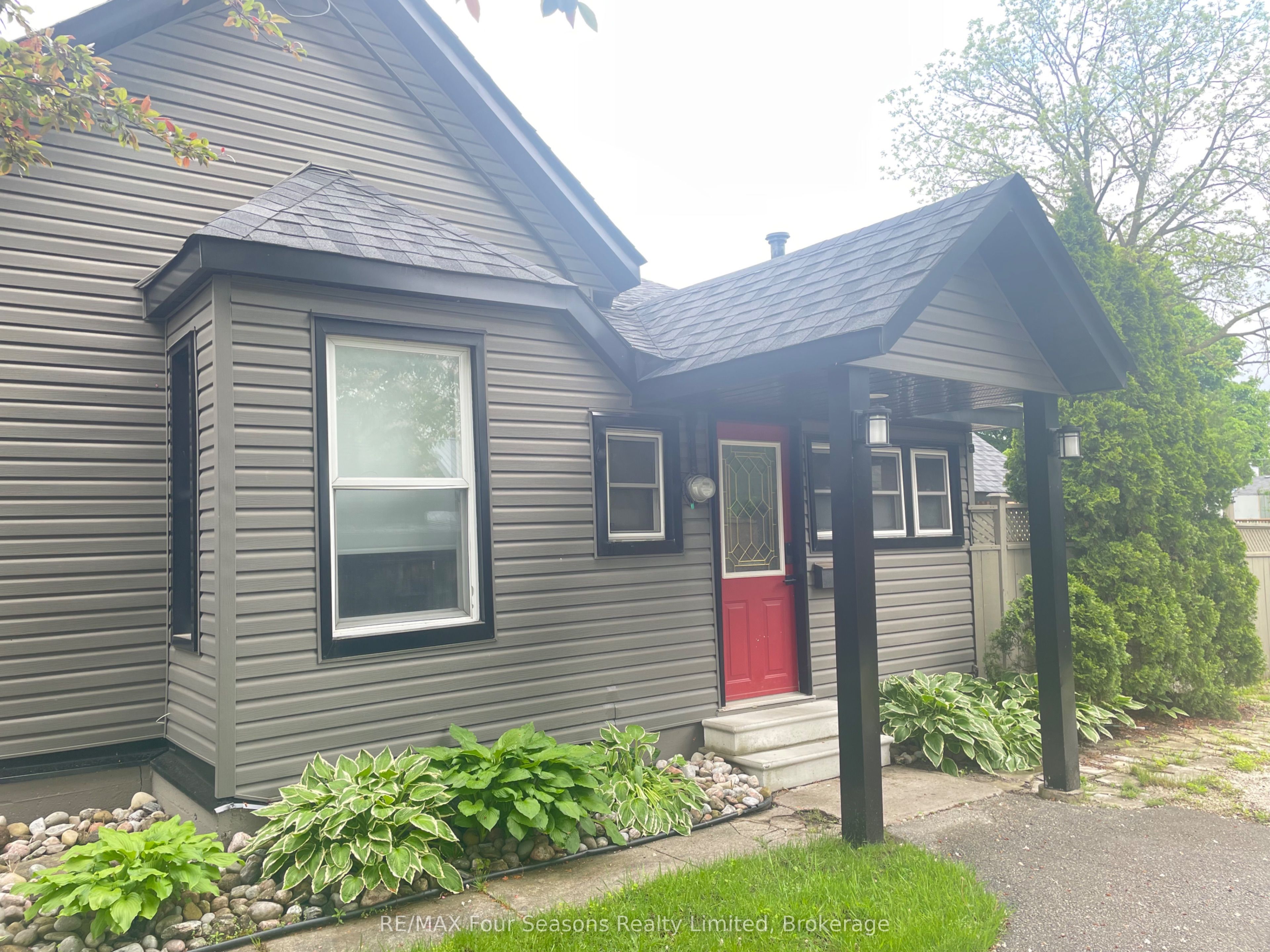 61 Sixth Street, Collingwood, ON L9Y 1Y8 photo 2