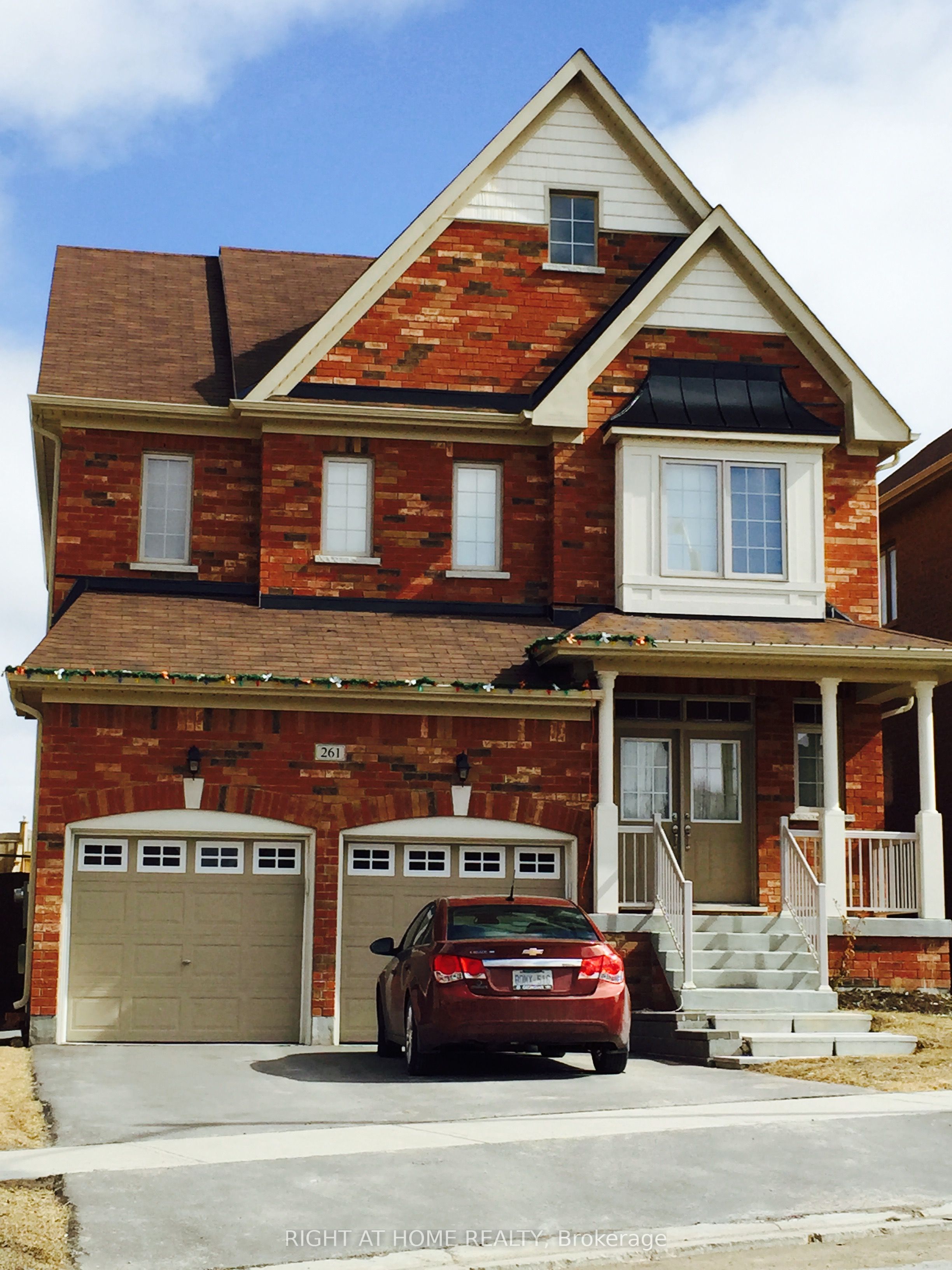 261 Kozlov Street, Barrie, ON L4N 6R7