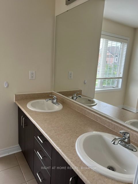 261 Kozlov Street, Barrie, ON L4N 6R7 photo 3