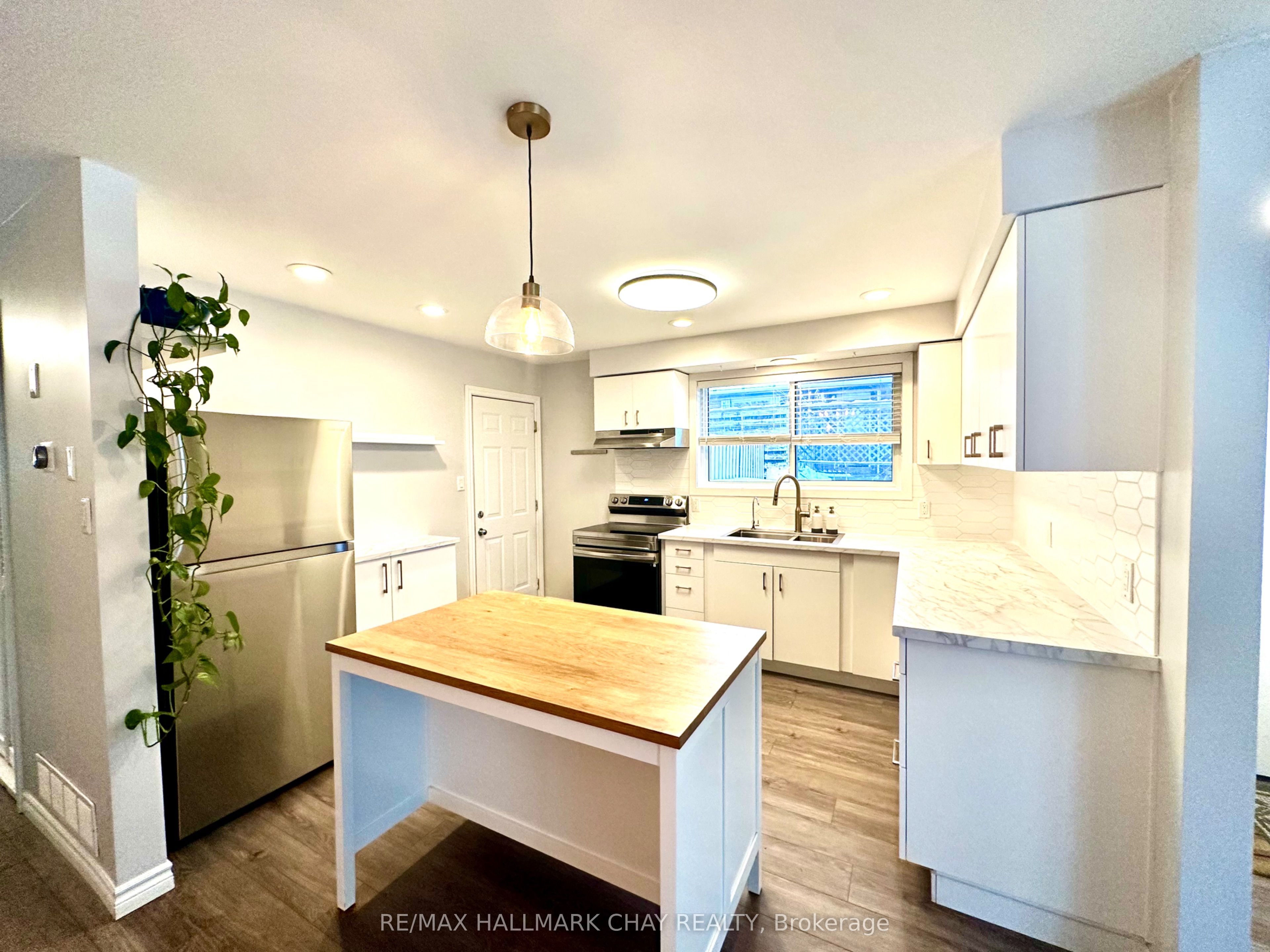 11 Daphne Crescent, Barrie, ON L4M 2Y7 photo 4