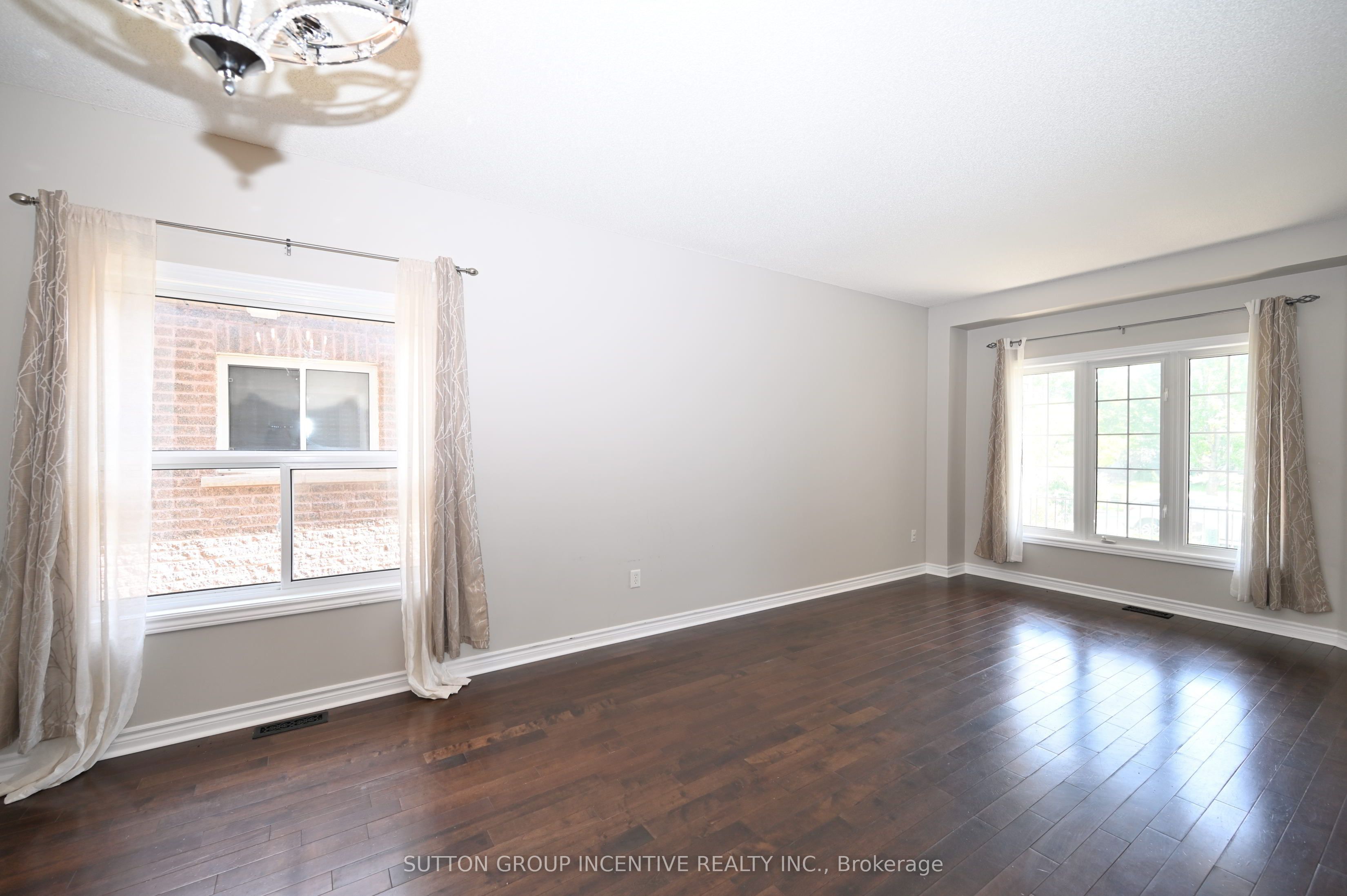 149 RAYMOND Crescent, Barrie, ON L4N 0V7 photo 5