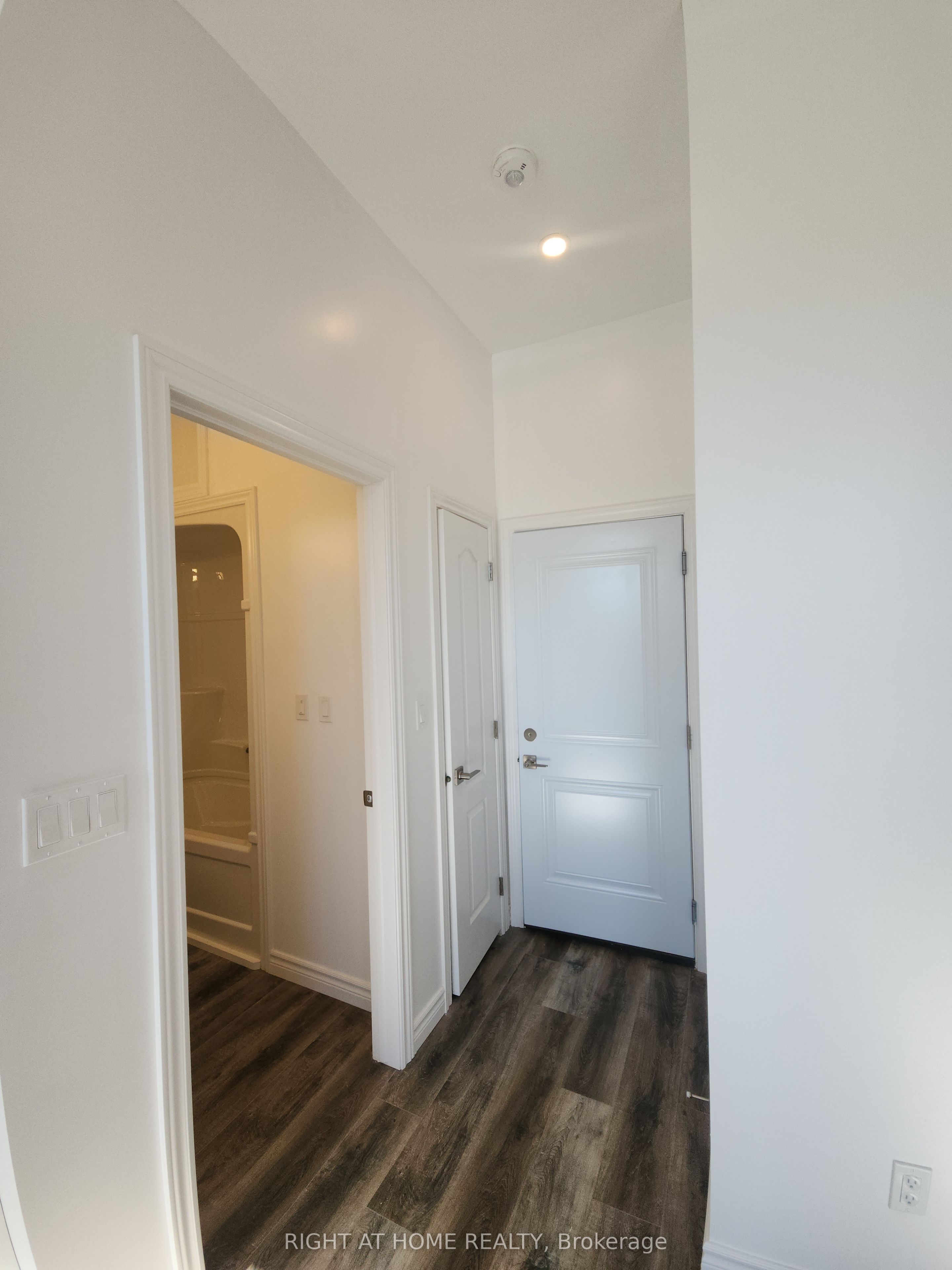 9 Queen Street W 201, Springwater, ON L0L 1P0 photo 2