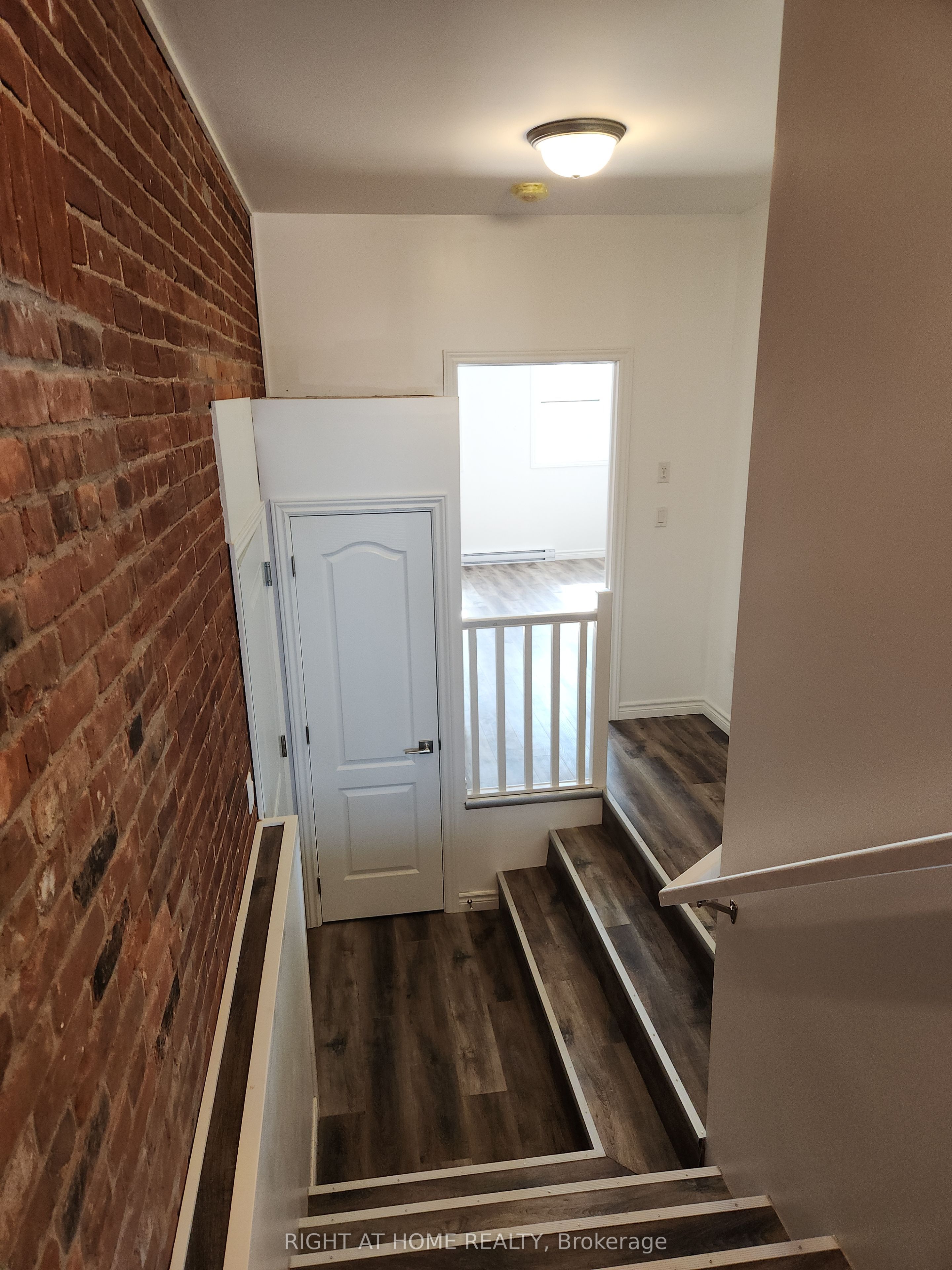 9 Queen Street W 203, Springwater, ON L0L 1P0 photo 2