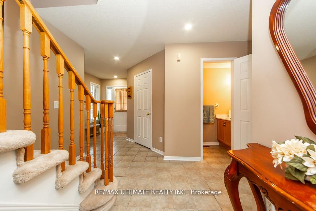 5 Twiss Drive, Barrie, ON L4N 8P3 photo 4