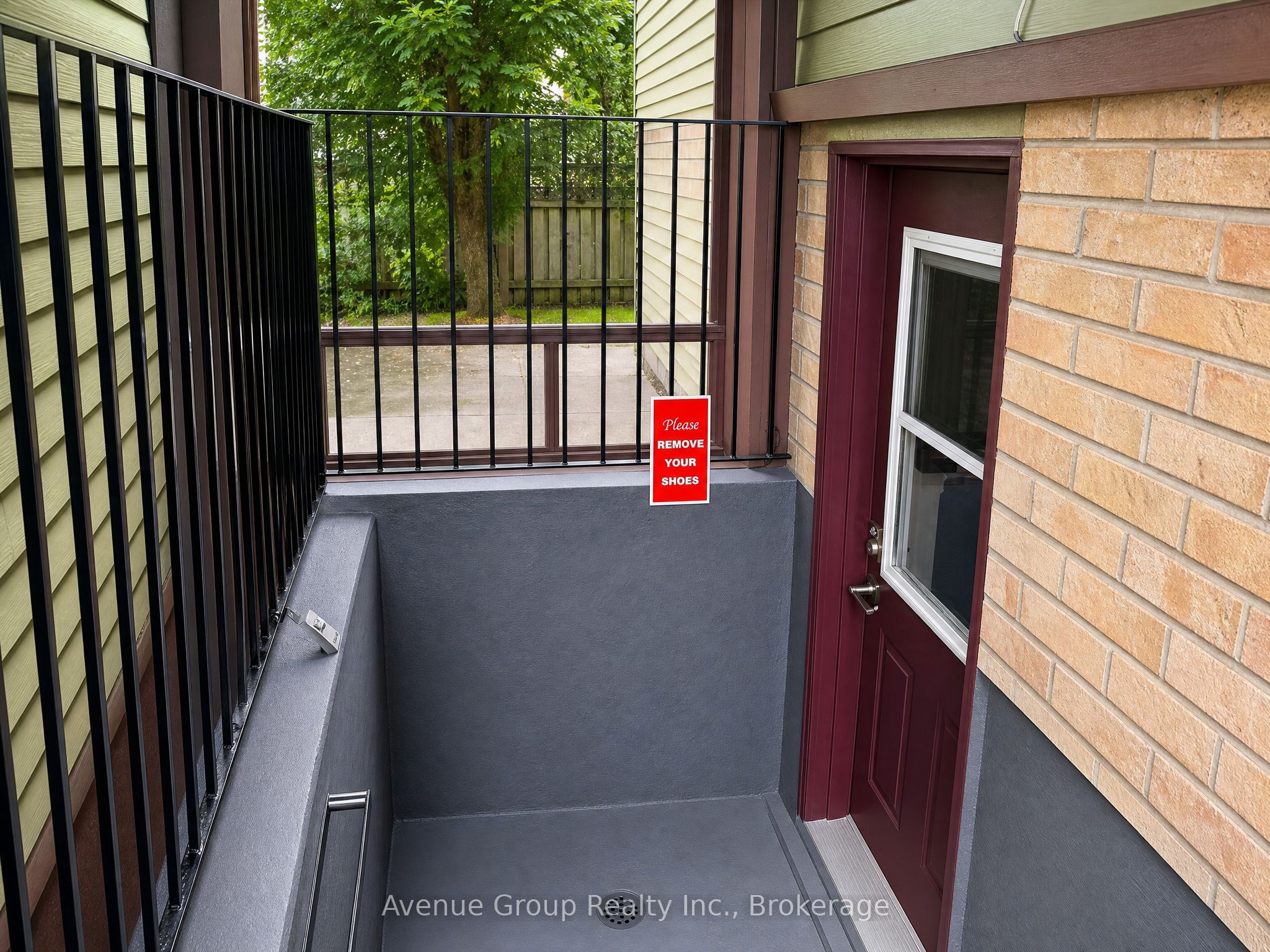 54 Leggott Avenue Lower, Barrie, ON L4N 8A9 photo 3