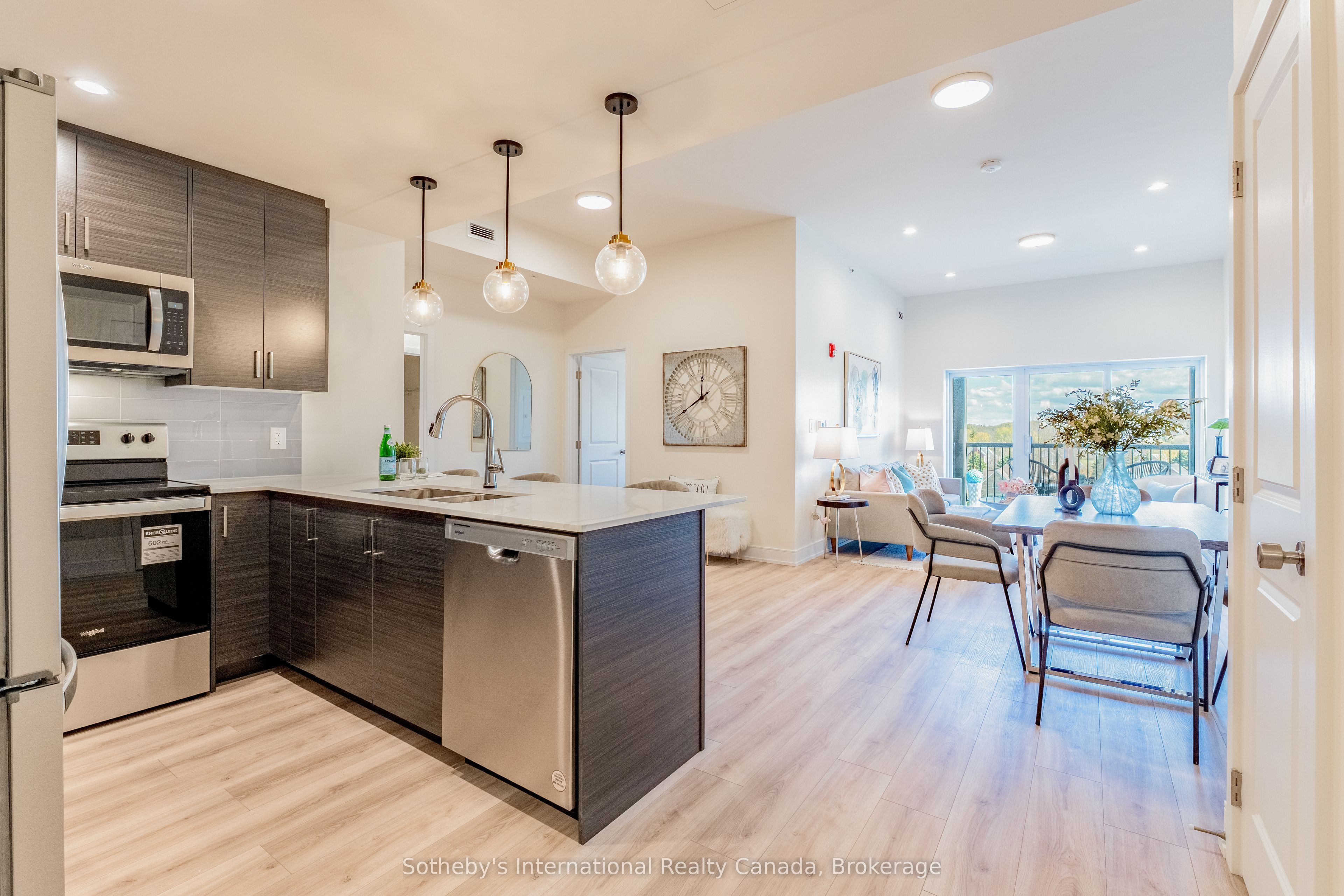 121 Mary Street 417, Clearview, ON L0M 1G0