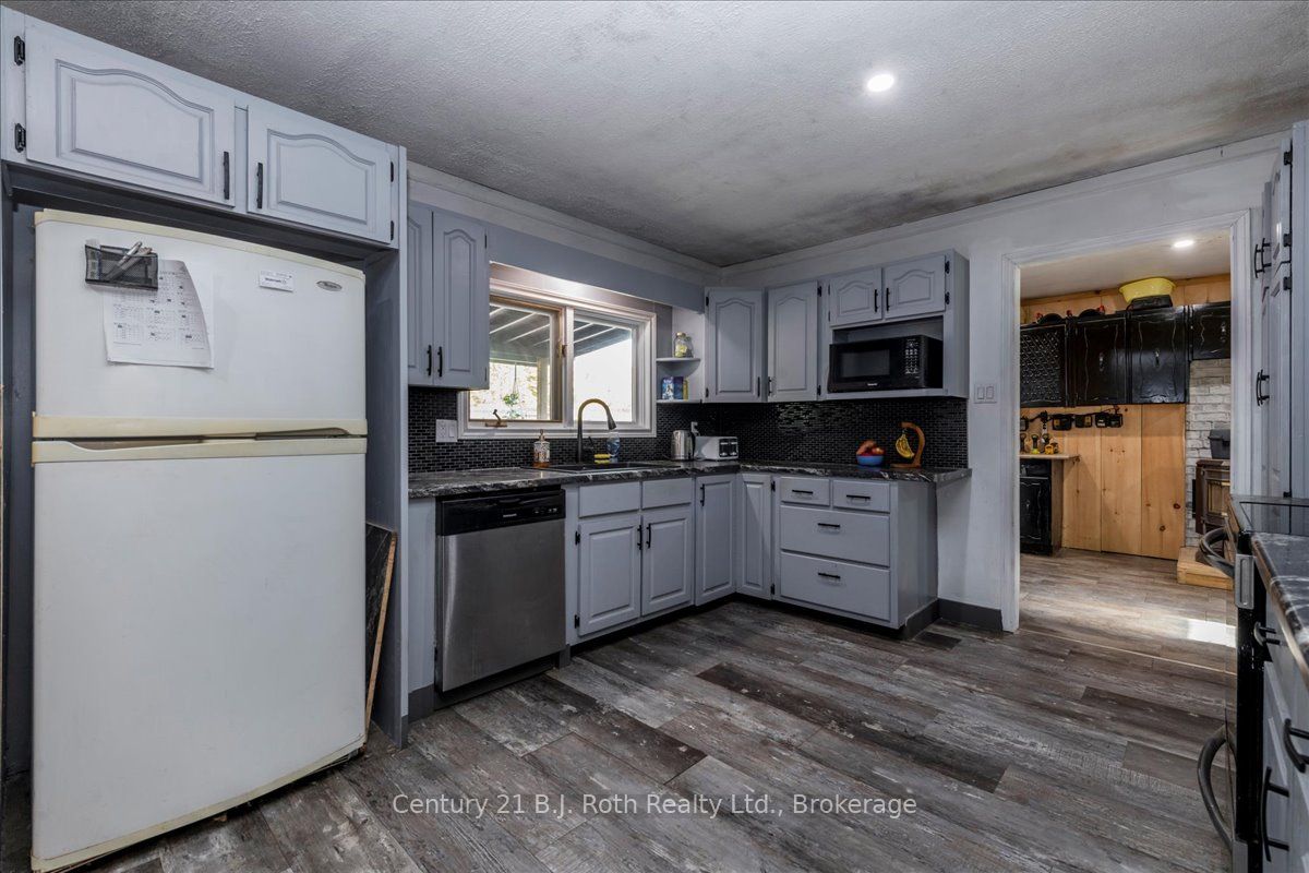 2286 Flos 10 Road, Springwater, ON L0L 1P0 photo 5