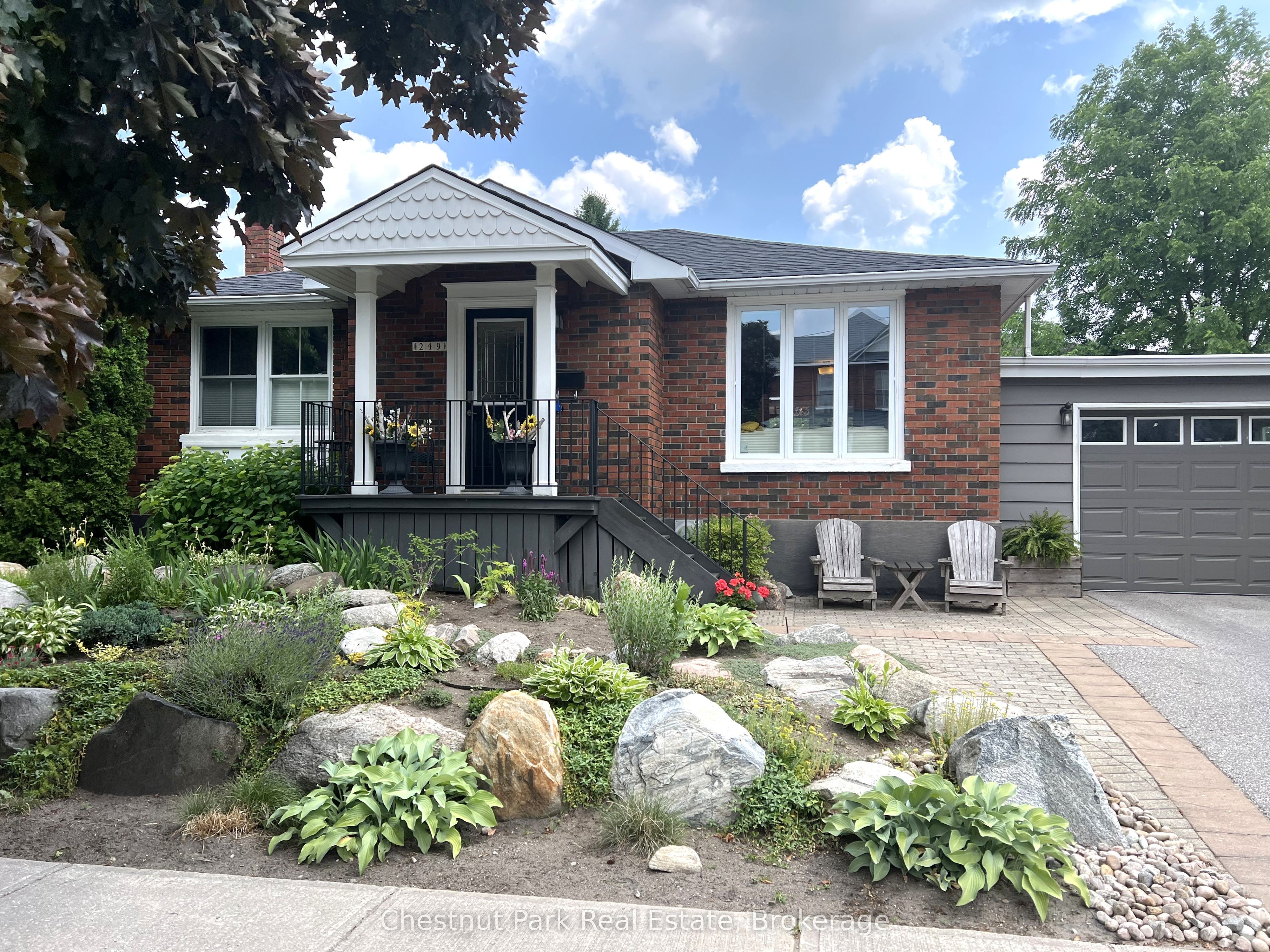 249 Pine Street, Collingwood, ON L9Y 2P3 photo 2
