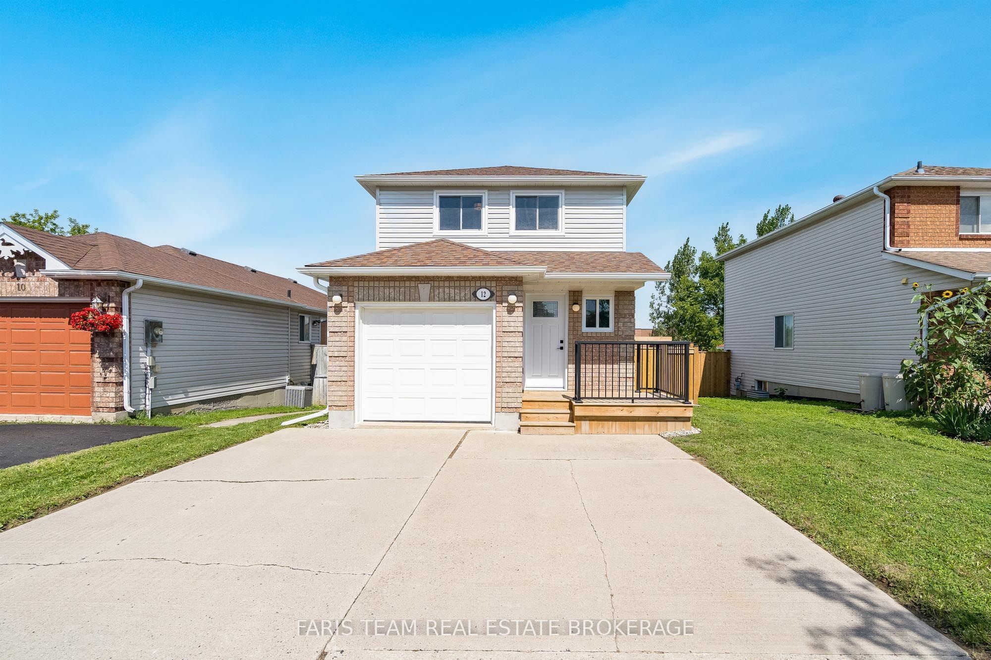 12 Arthur Avenue, Barrie, ON L4M 6H3