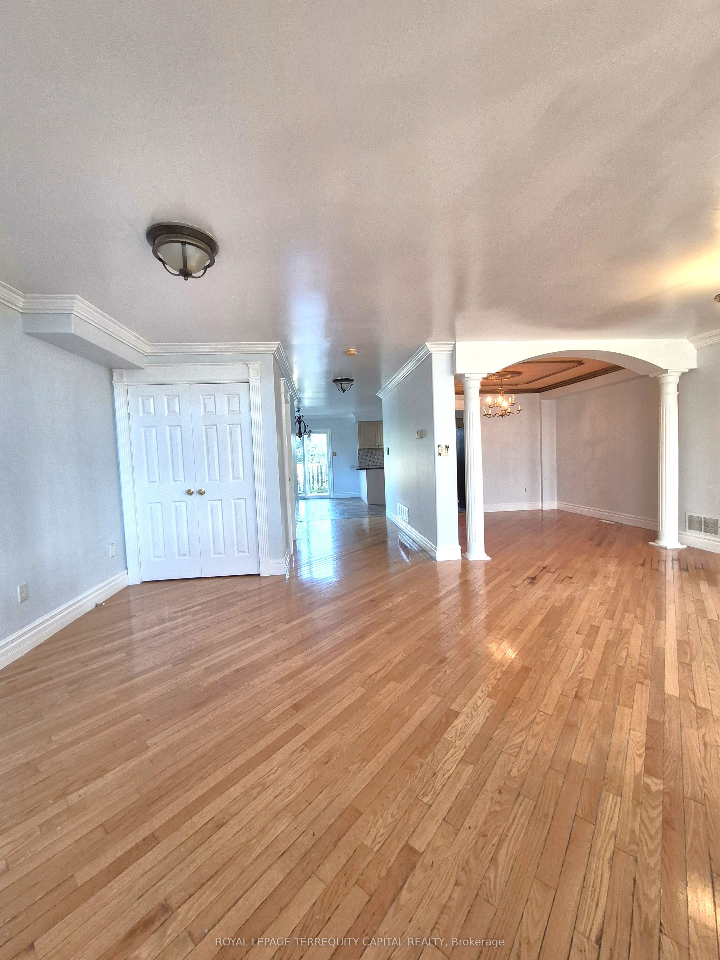 1 Northview Crescent, Barrie, ON L4N 9T3 photo 5