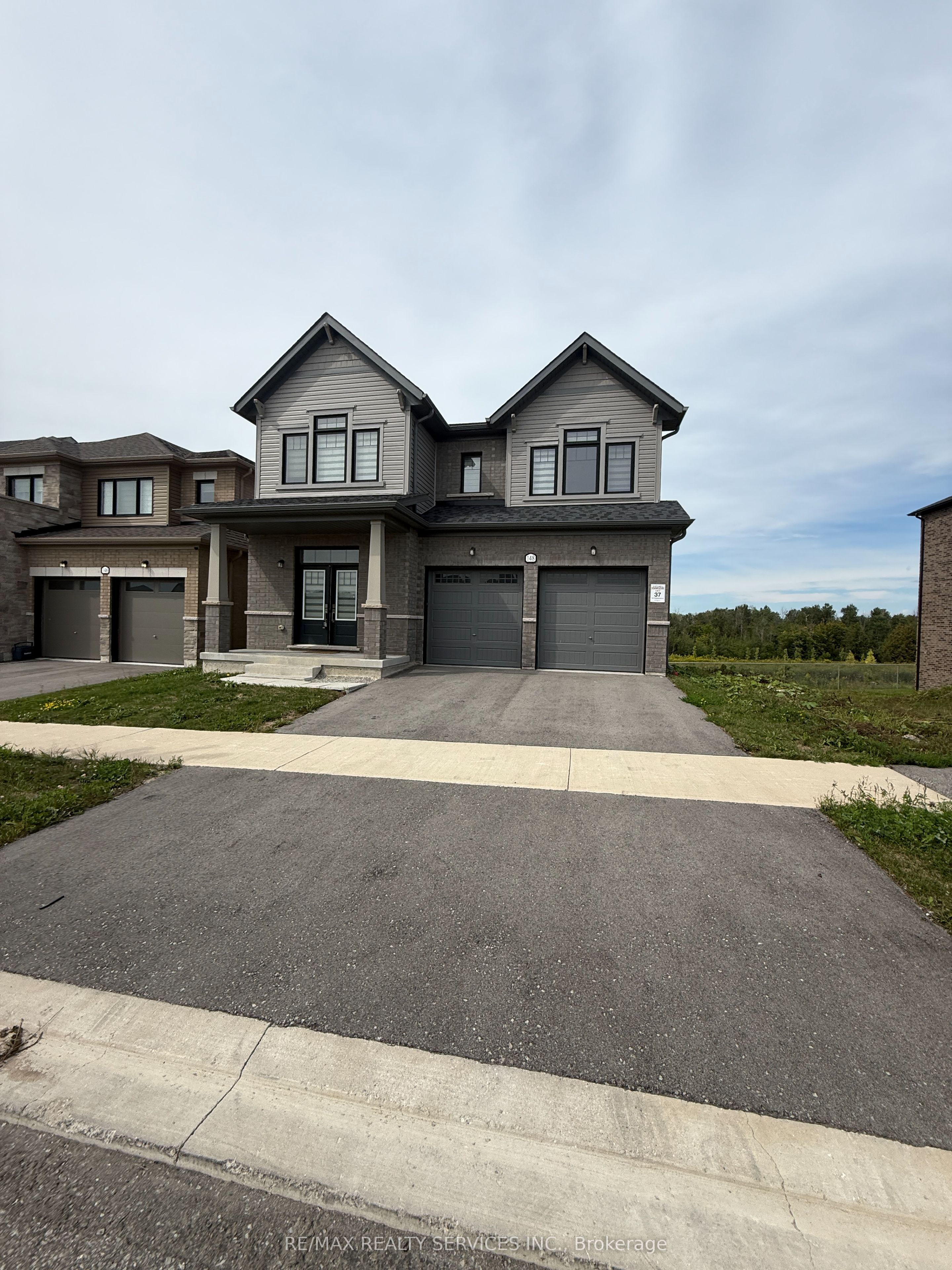 148 Thicketwood Avenue, Barrie, ON L9J 0W8 photo 2