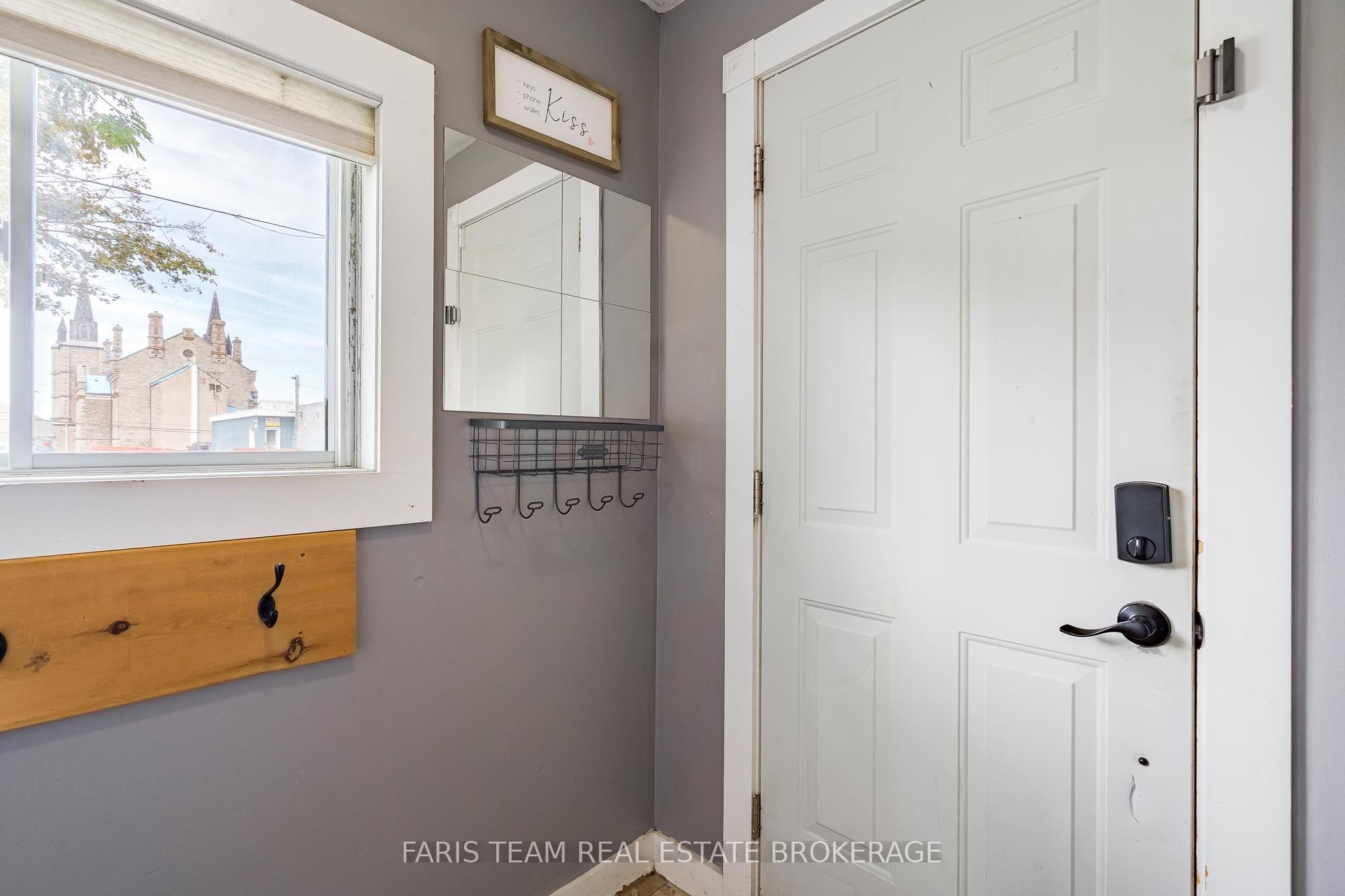 18 Poyntz Street, Penetanguishene, ON L9M 1M4 photo 5