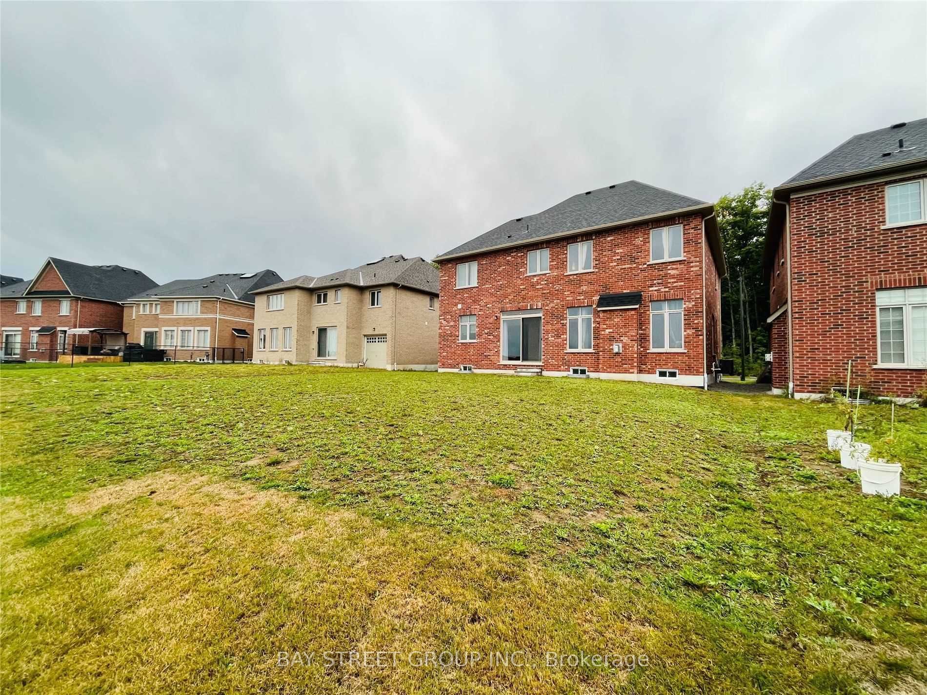 25 Mcisaac Drive, Springwater, ON L9X 2A2 photo 5
