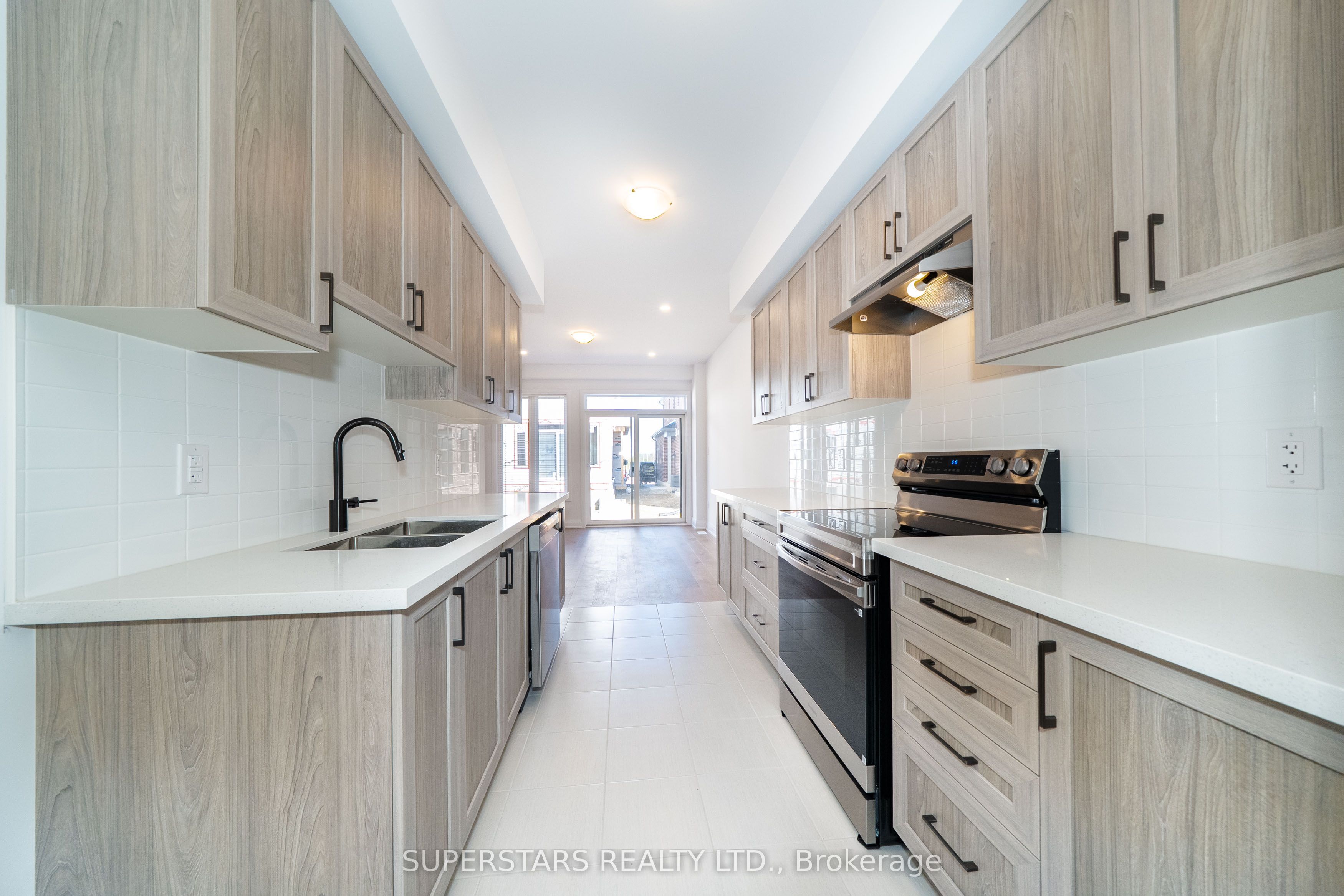 #1-26 Ranch Terrace, Barrie, ON L9J 0Y3 photo 3