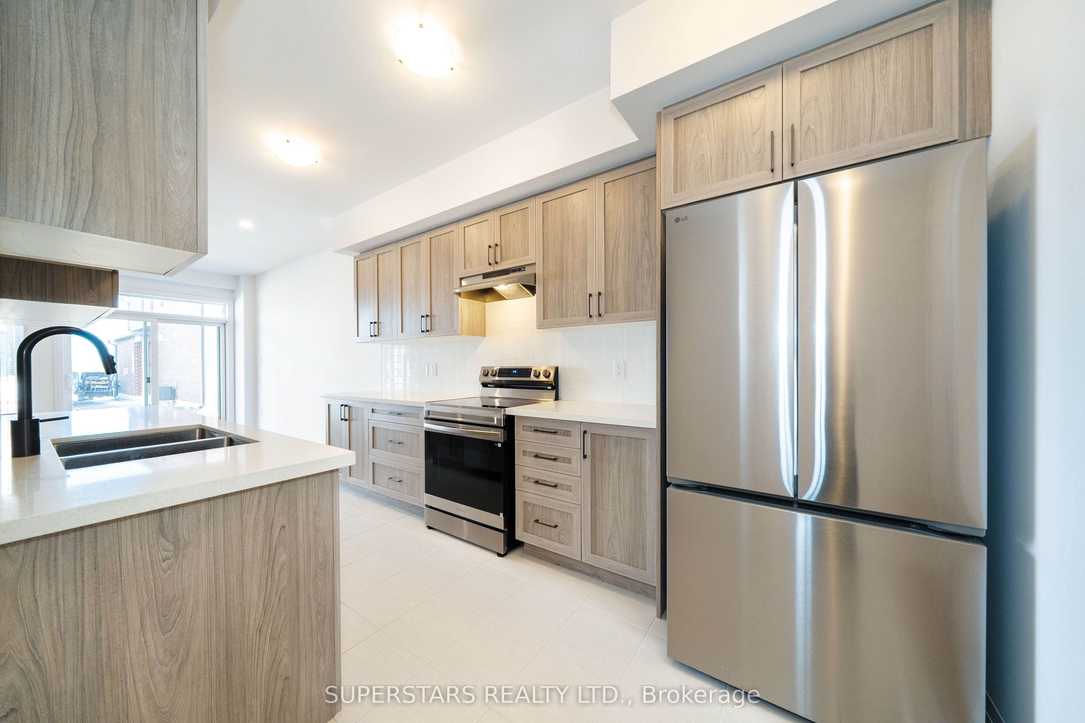 #1-26 Ranch Terrace, Barrie, ON L9J 0Y3 photo 4