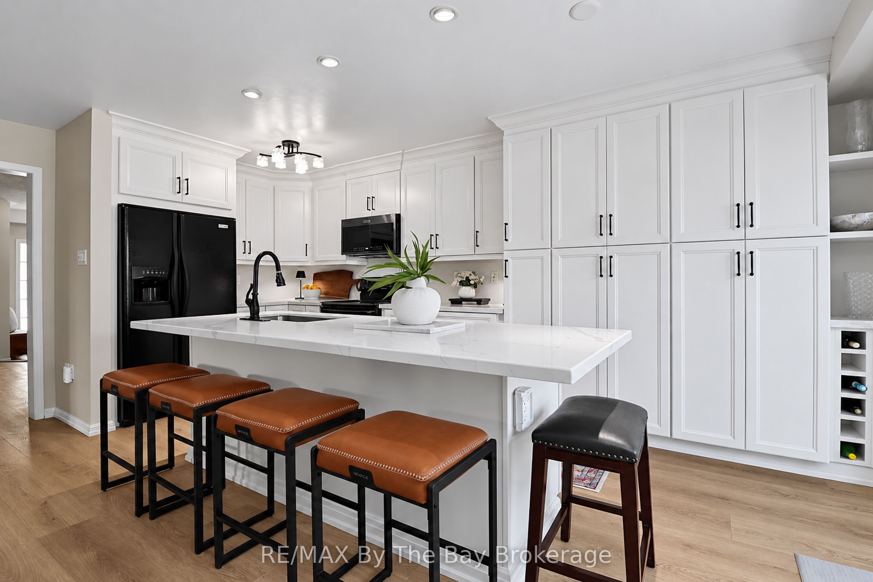 84 Wesley Avenue, Wasaga Beach, ON L9Z 0B9 photo 5