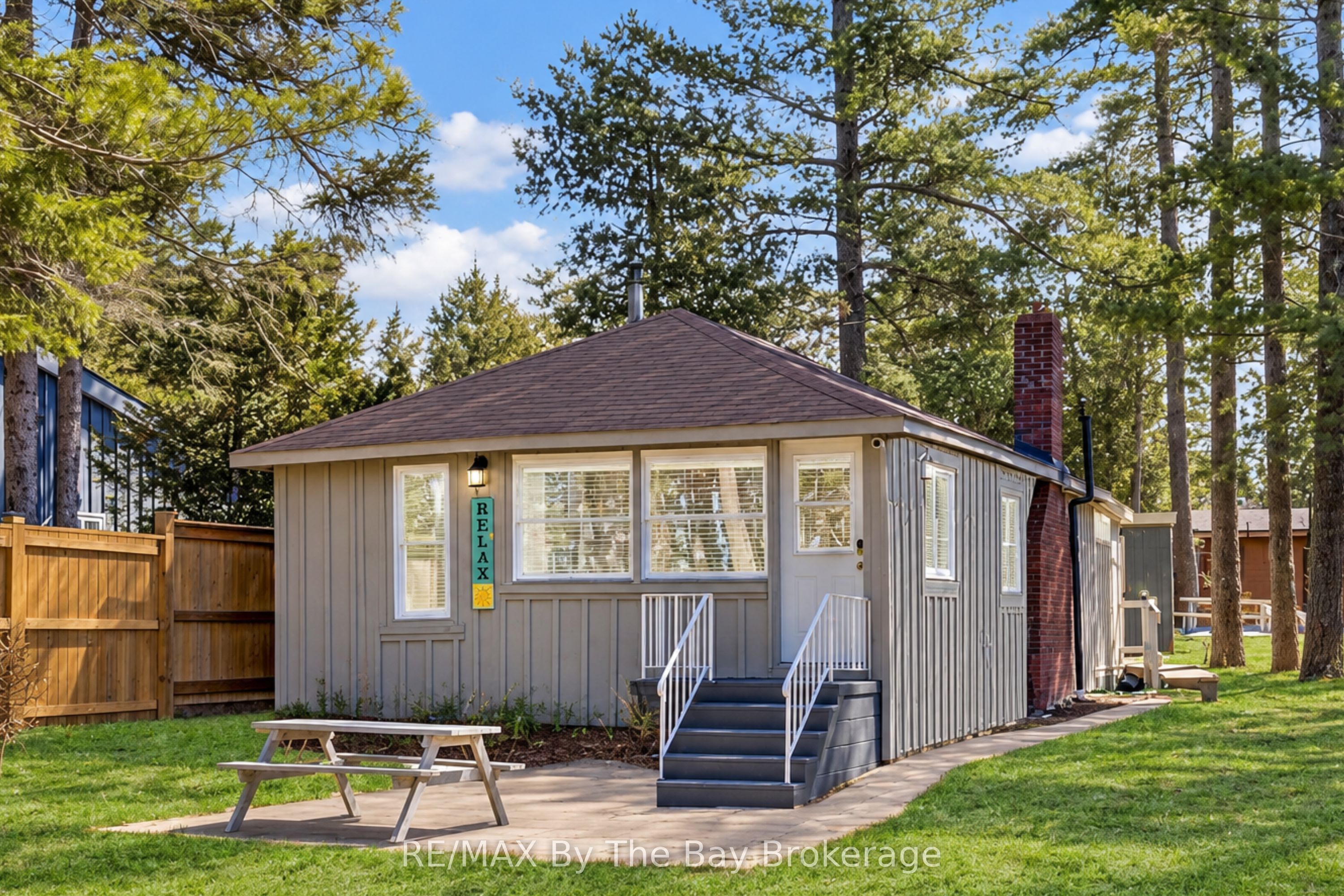 278 Coastline Drive, Wasaga Beach, ON L9Z 2M4 photo 2