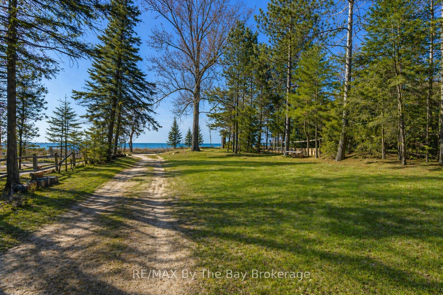 278 Coastline Drive, Wasaga Beach, ON L9Z 2M4 photo 3