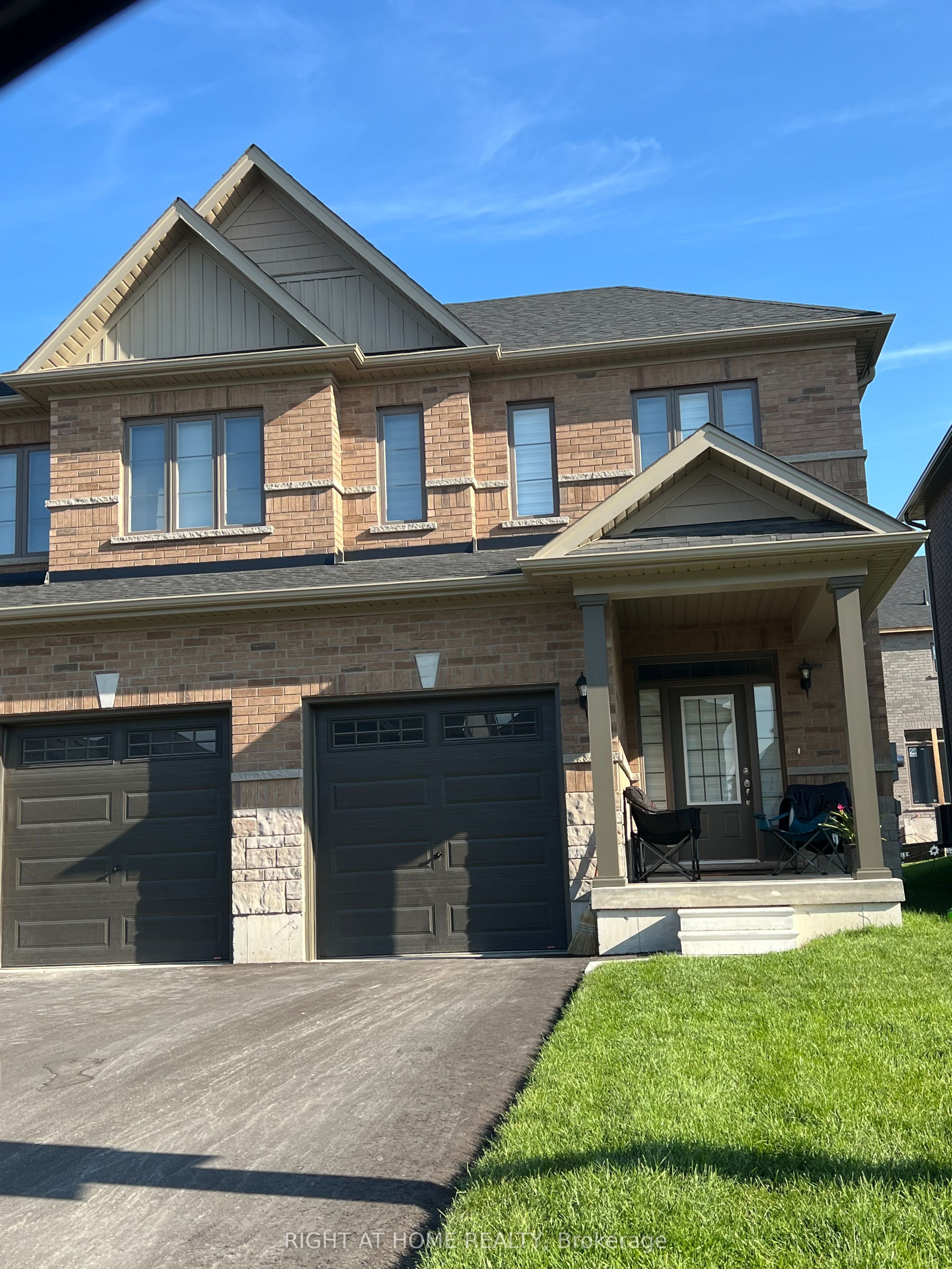 57 copperhill Heights, Barrie, ON L9S 2Z4