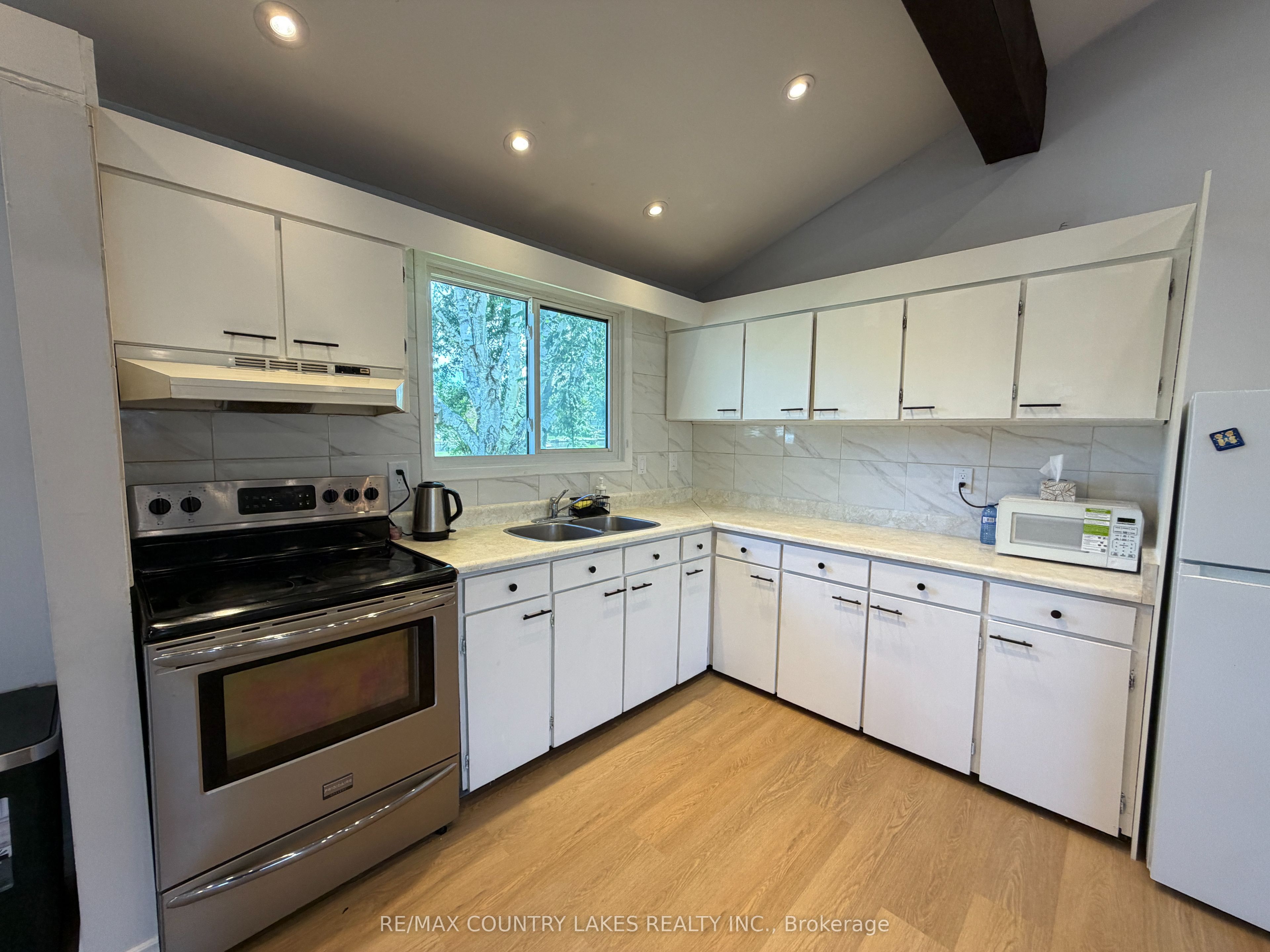 7 Willow Crescent, Ramara, ON L0K 1B0 photo 4