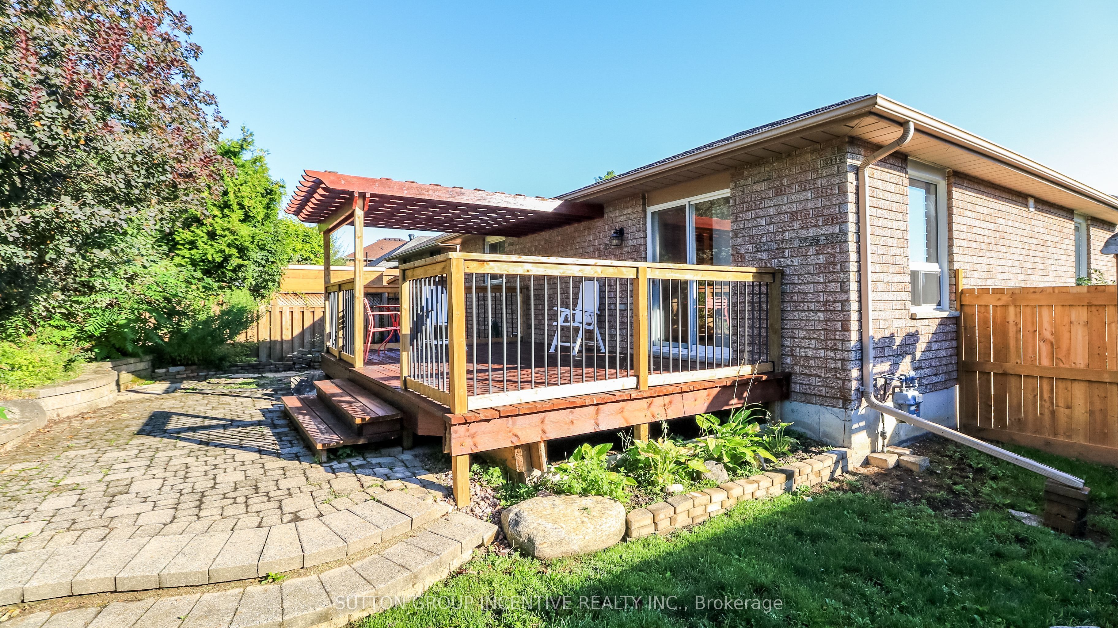 28 Brookfield Crescent, Barrie, ON L4N 9R6 photo 3