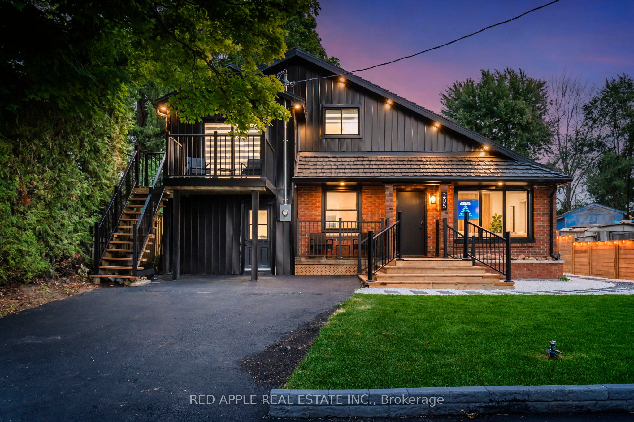 205 Hoyt Avenue, Tay, ON L0K 2A0 photo 2