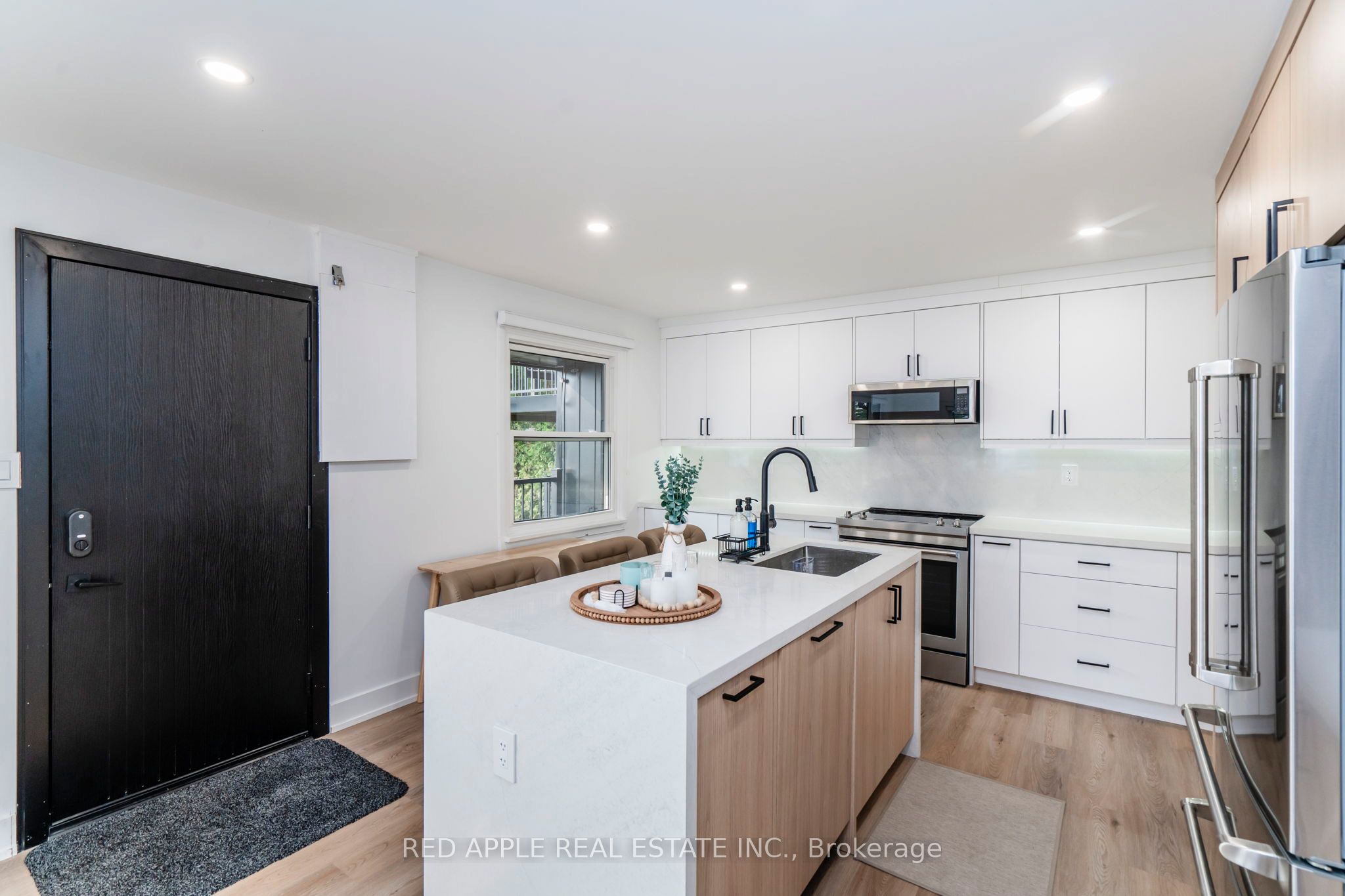 205 Hoyt Avenue, Tay, ON L0K 2A0 photo 4