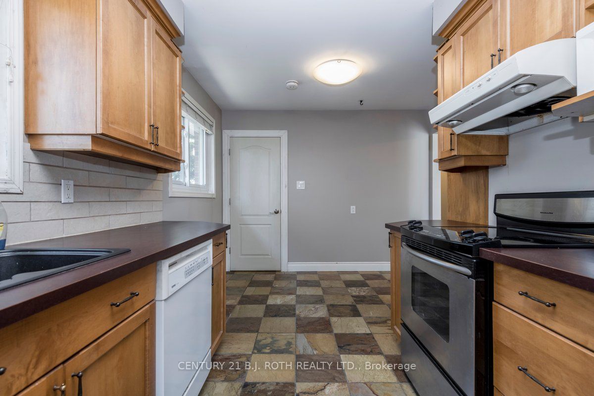 36 Cynthia Court, Barrie, ON L4M 2X4 photo 4