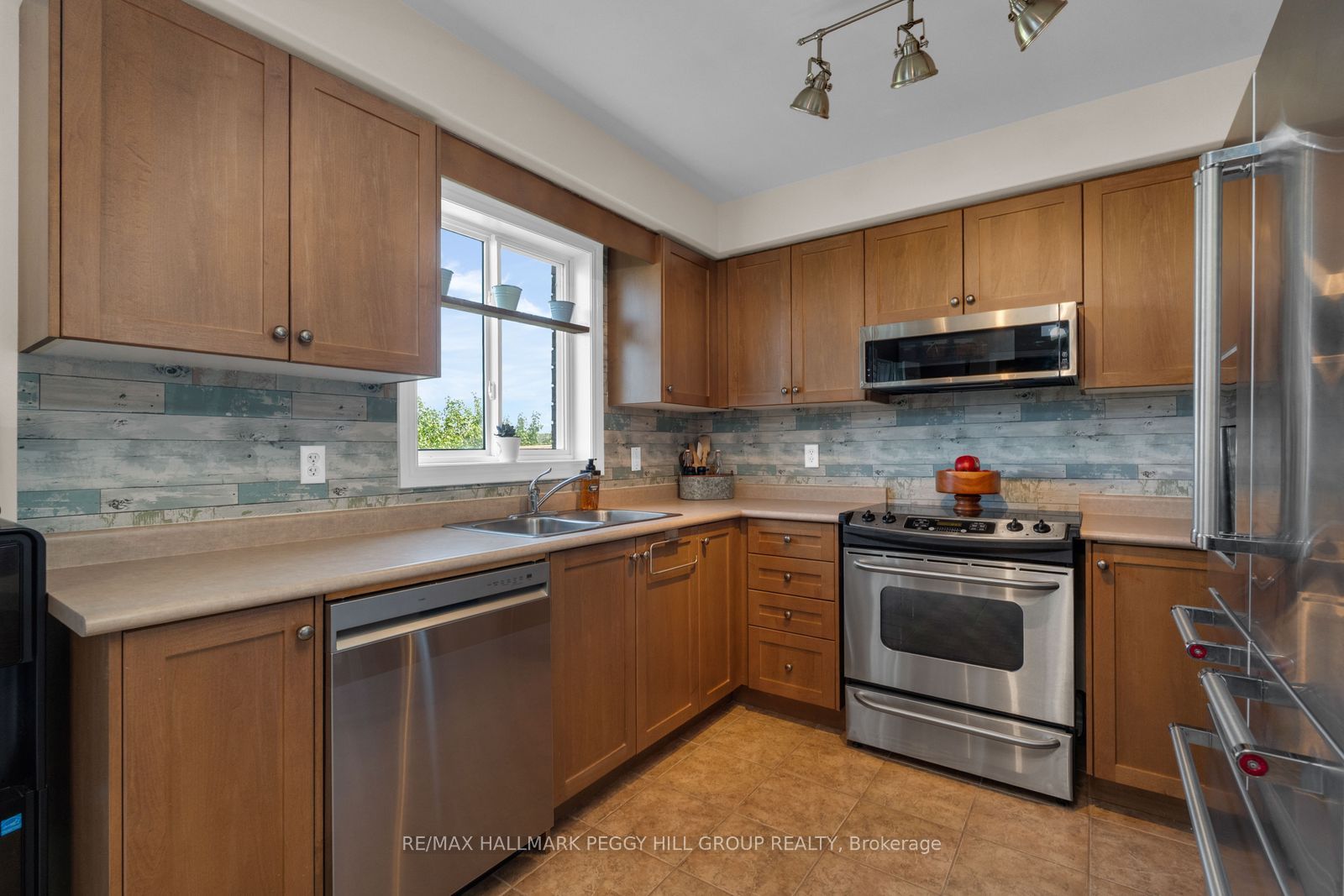 34 Knox Drive, Springwater, ON L0L 1P0 photo 3