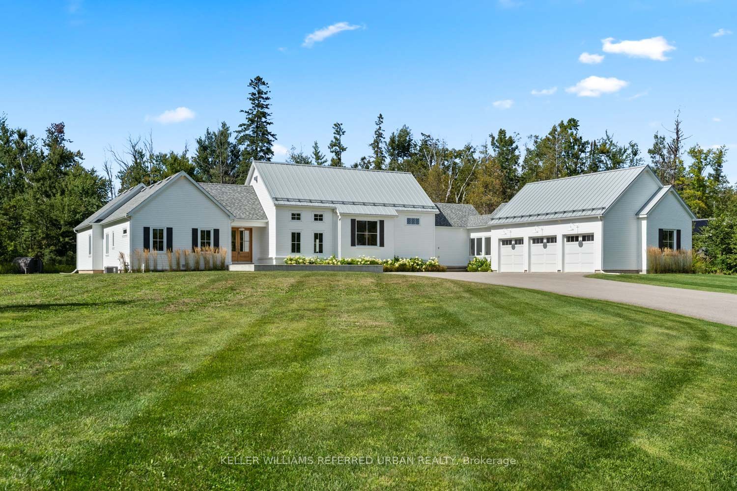 24 Windfield Drive W, Oro-Medonte, ON L0L 2L0