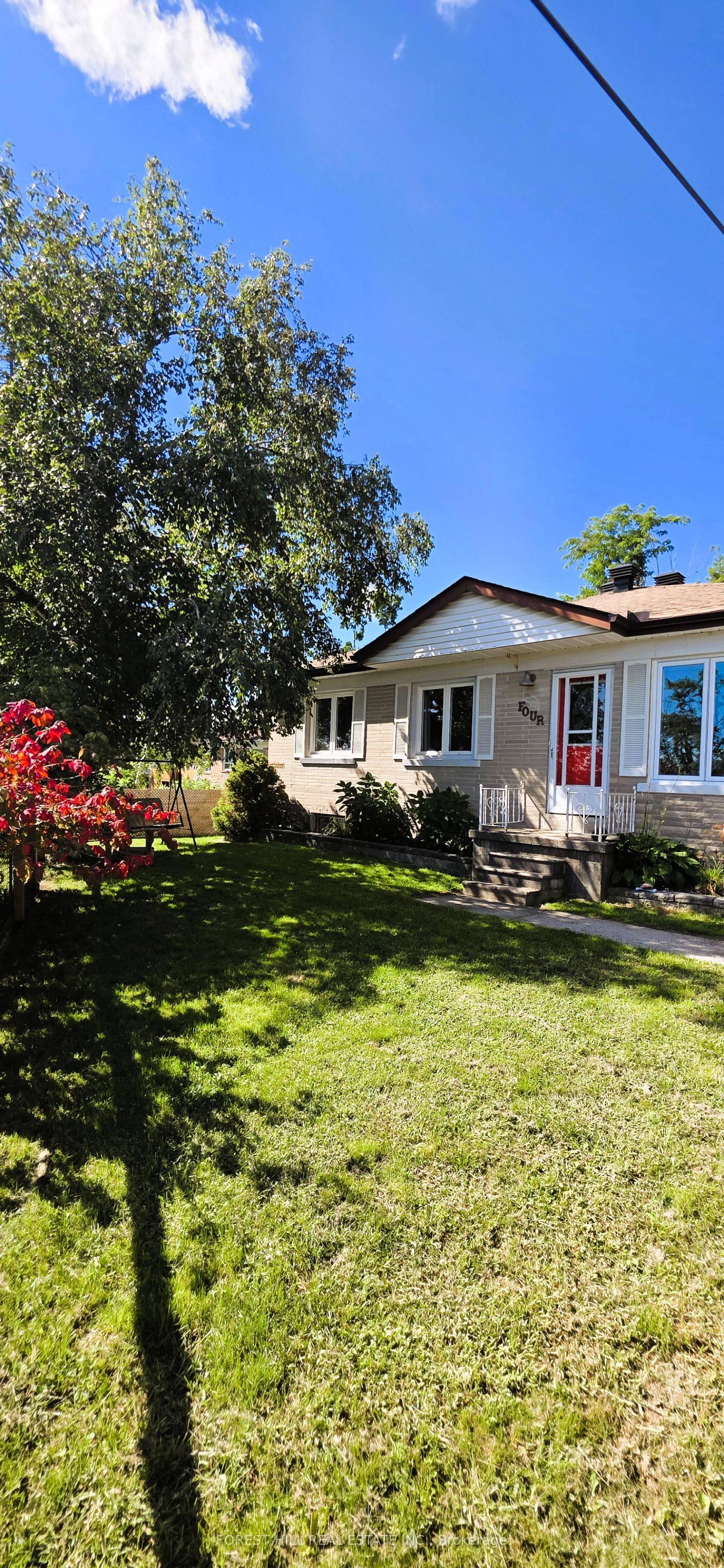 4 Karen Crescent, Orillia, ON L3V 3H1