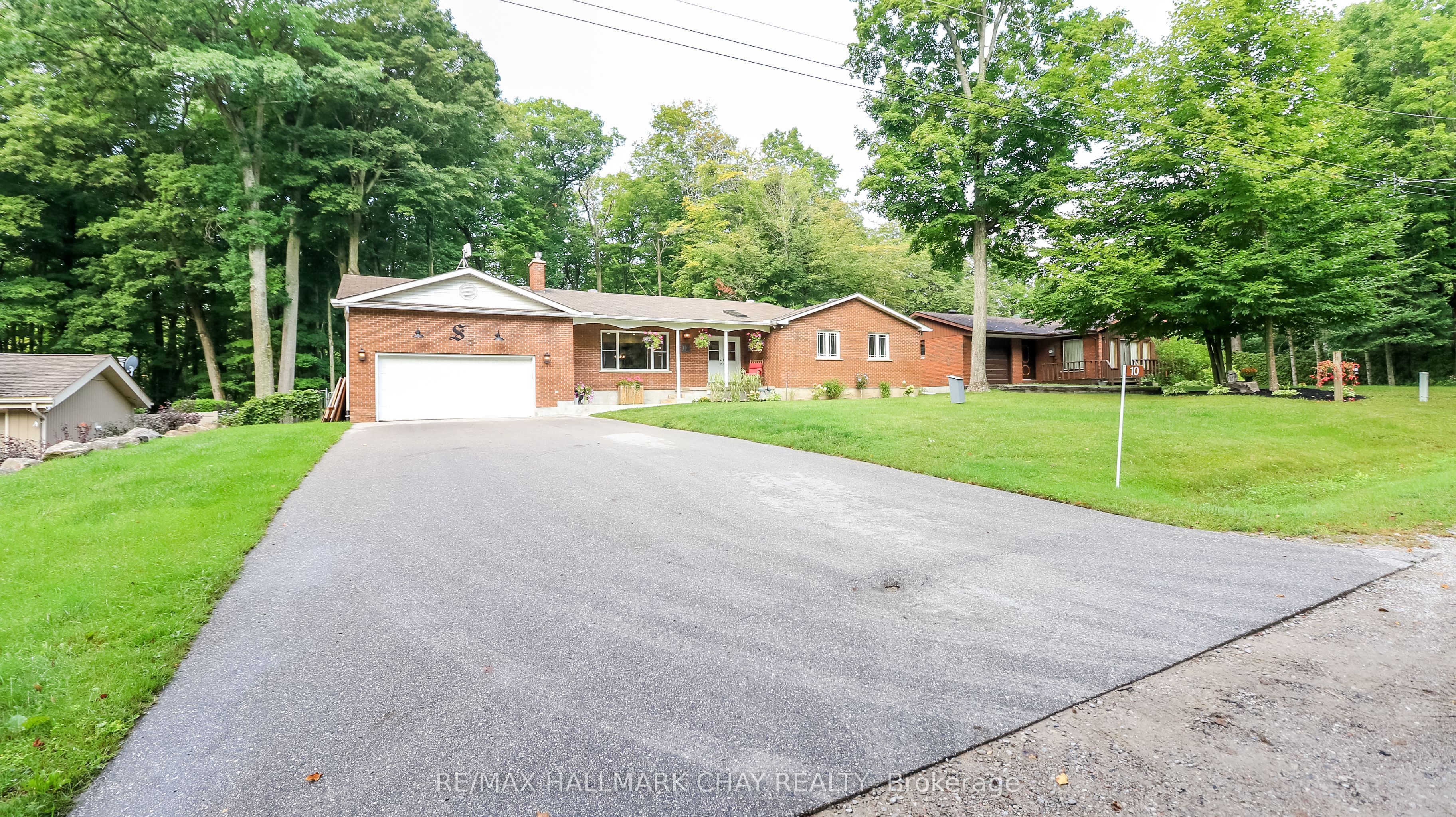 10 Enchantment Avenue, Tiny, ON L9M 0H5