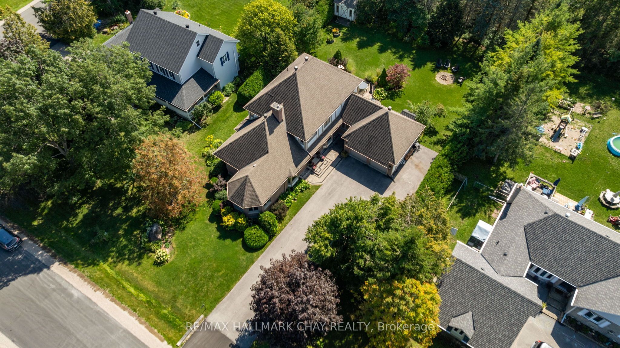 9 Howard Drive, Oro-Medonte, ON L0L 2E0 photo 2