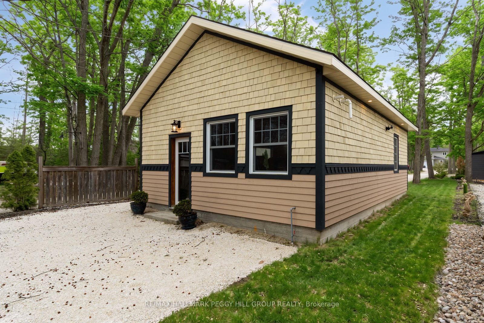 2026 River Road W, Wasaga Beach, ON L9Z 2W1 photo 3